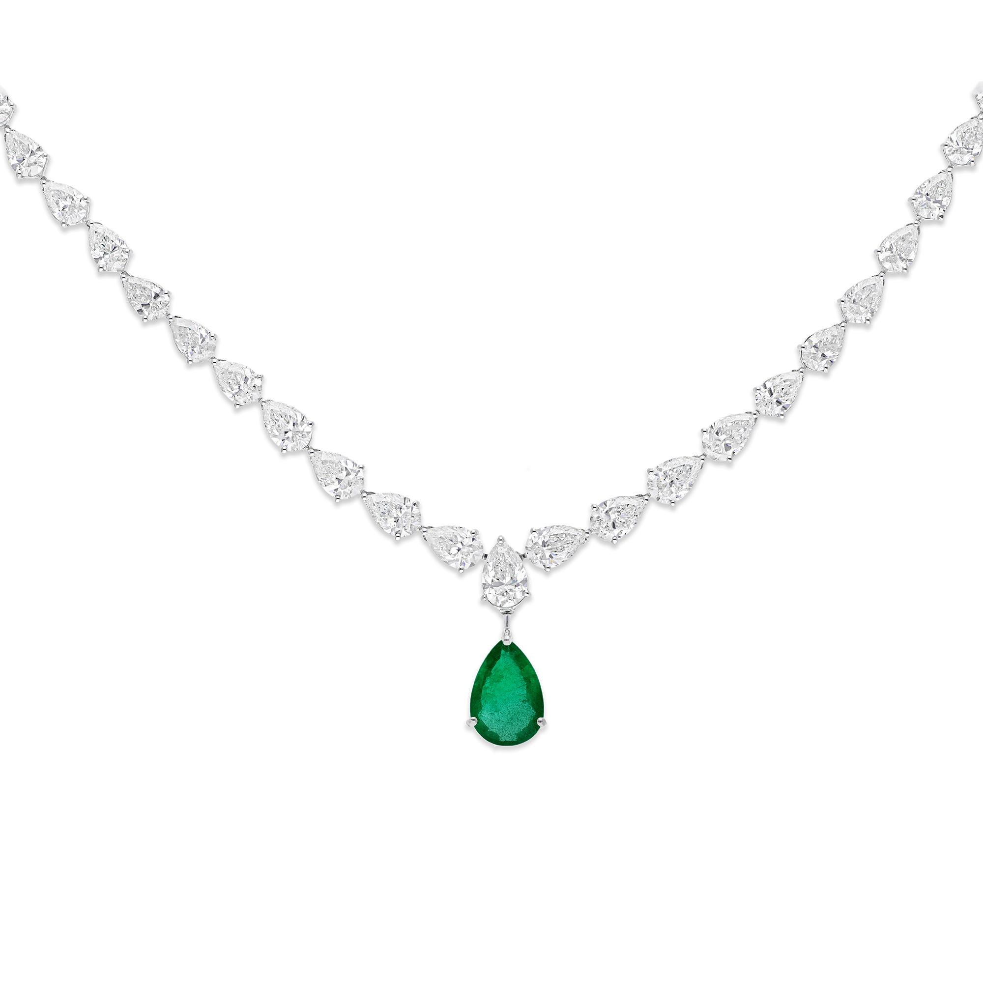 Modern Zambian Emerald Gemstone Necklace SI/H Diamond 14 Karat White Gold Fine Jewelry For Sale
