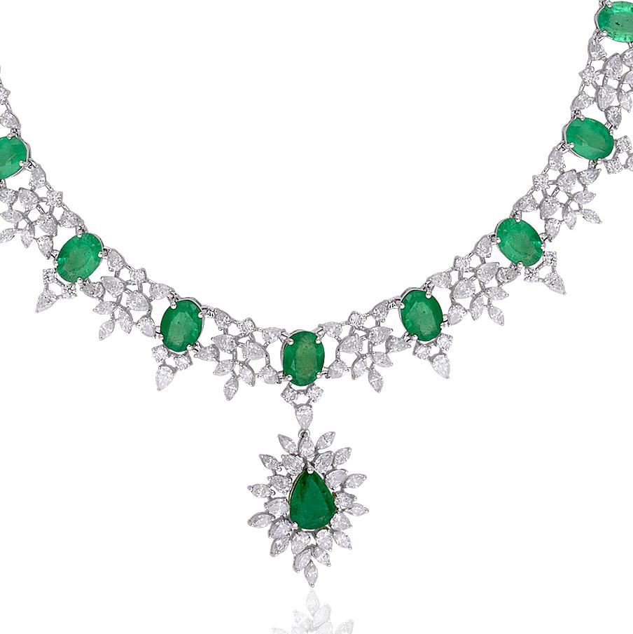 Modern Natural Emerald Gemstone Pendant Necklace Diamond 18k White Gold Fine Jewelry For Sale