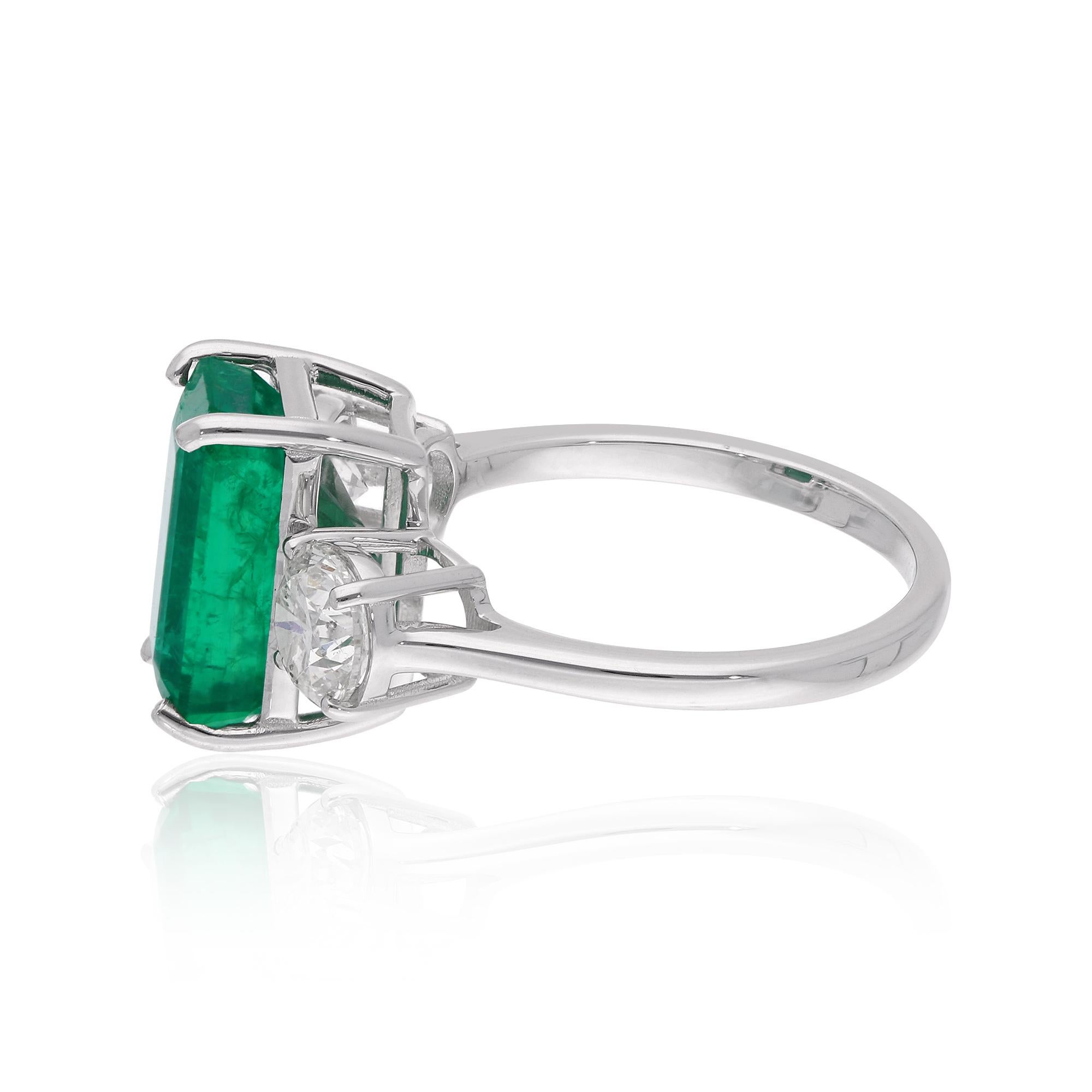 The ring is a size 7 and may be resized to larger or smaller upon request. FOLLOW SPECTRUM JEWELS storefront to view the latest collection & exclusive pieces. Spectrum Jewels is proudly rated as a Top Seller on 1stdibs with 5 star customer reviews.