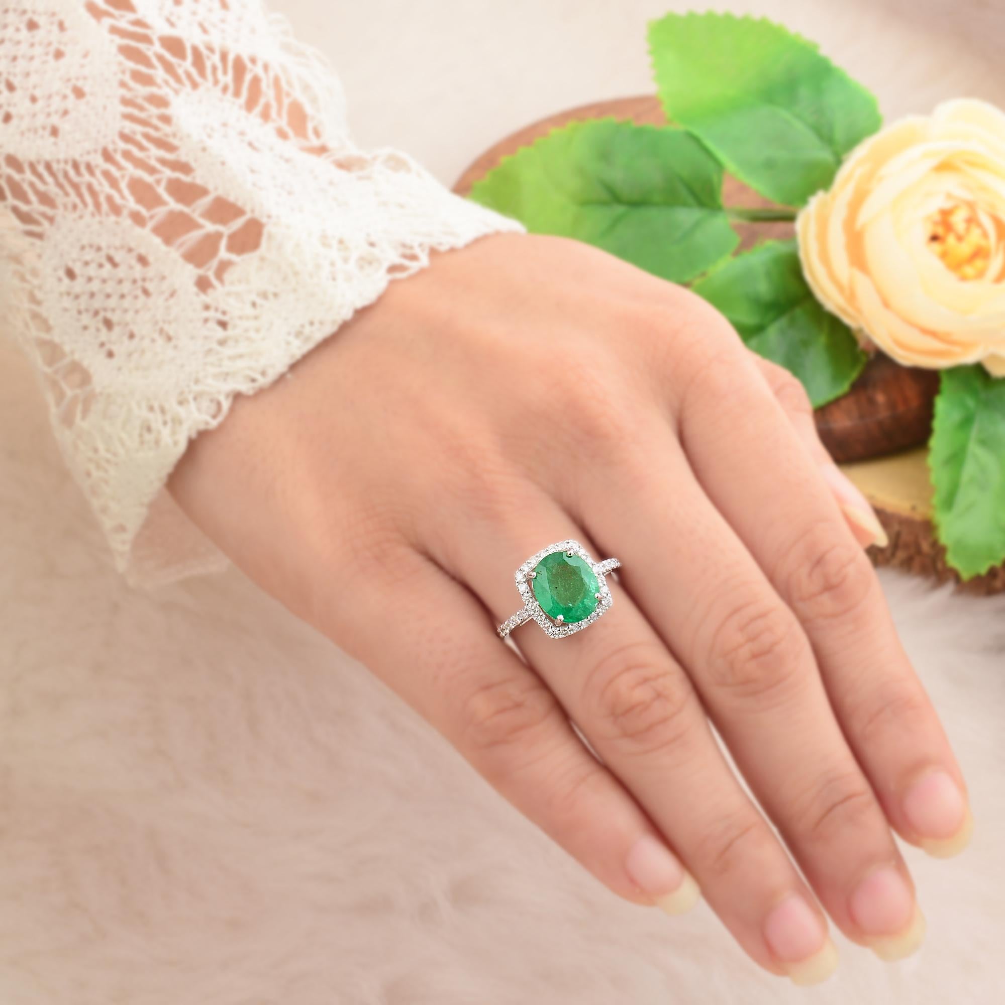 Women's Natural Emerald Gemstone Ring Diamond Solid 10 Karat White Gold Handmade Jewelry For Sale