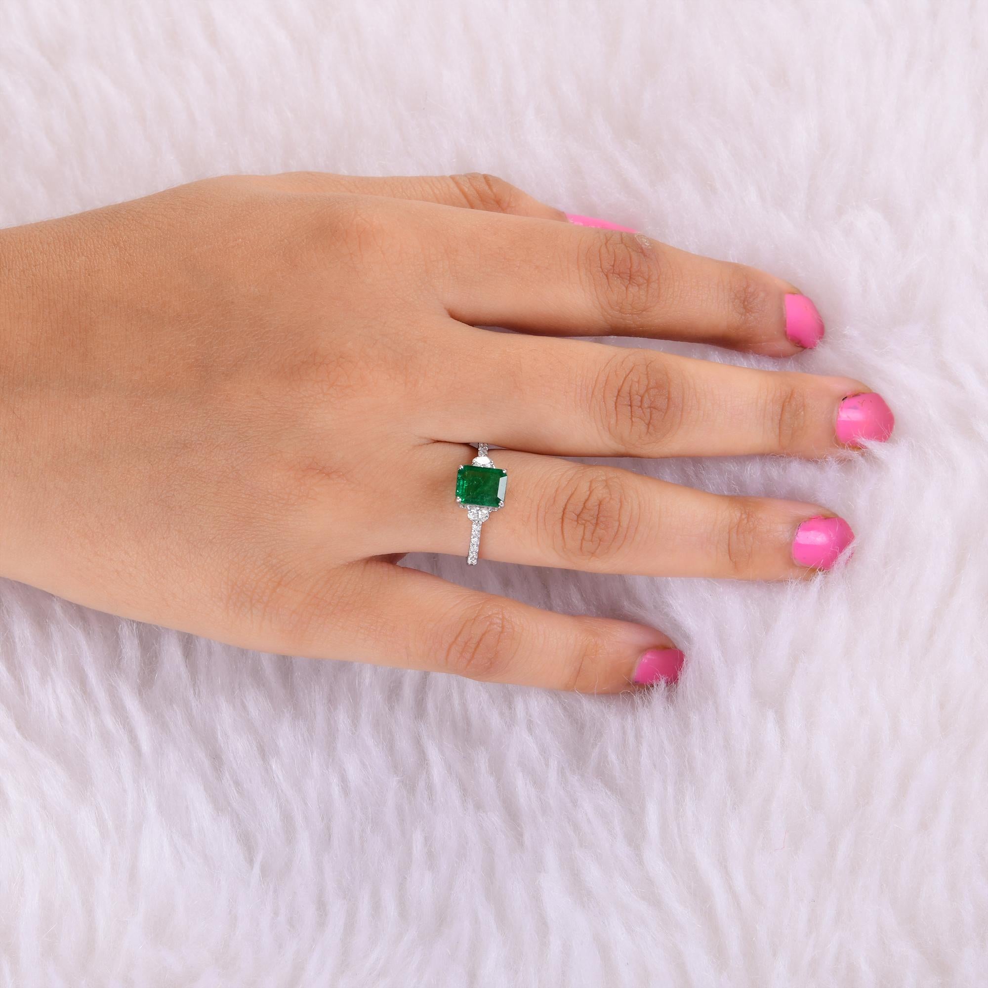 Round Cut Zambian Emerald Gemstone Ring Round & Oval Shape Diamond 14 Karat White Gold For Sale