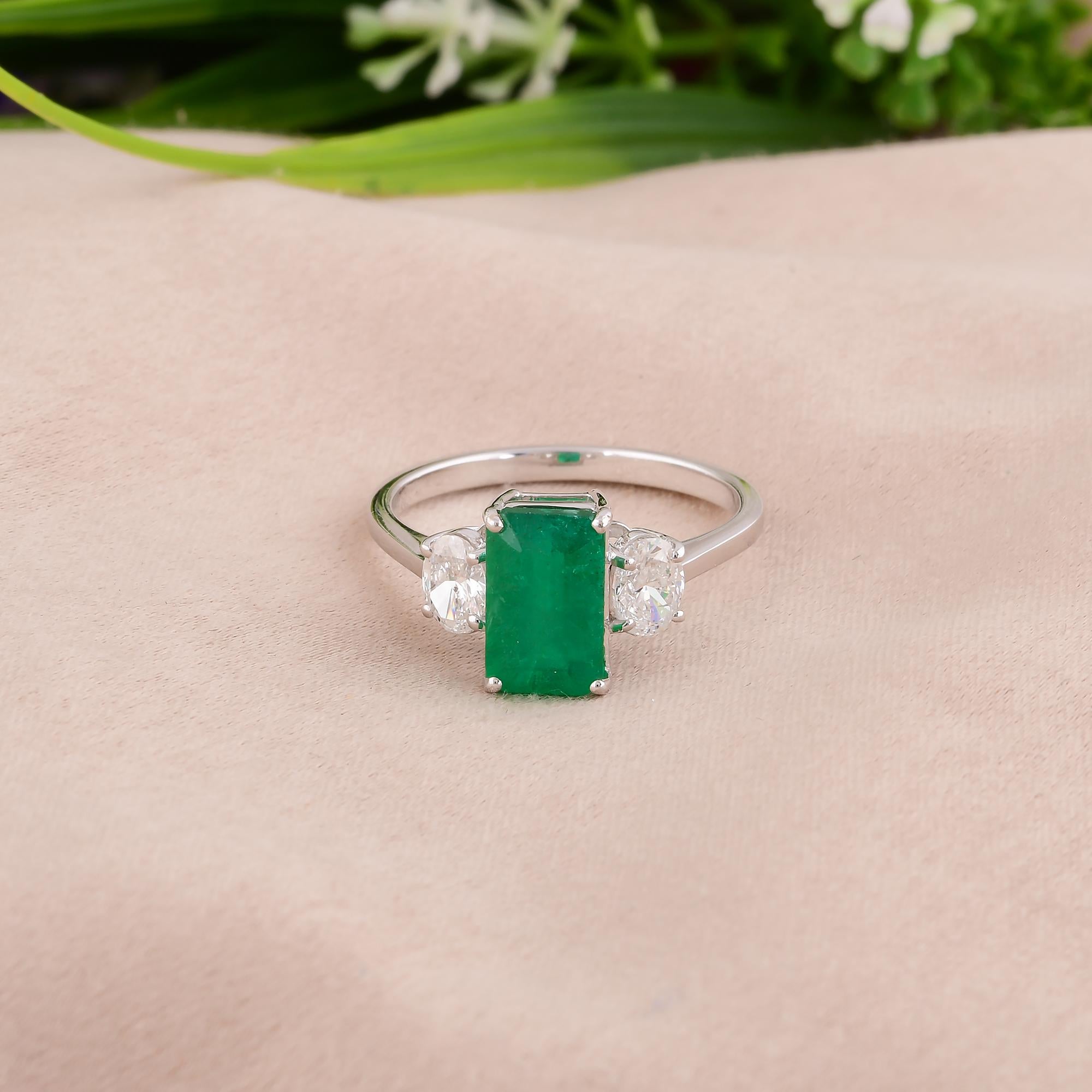 Modern Zambian Emerald Gemstone Ring SI/H Diamond 14 Karat White Gold Handmade Jewelry For Sale