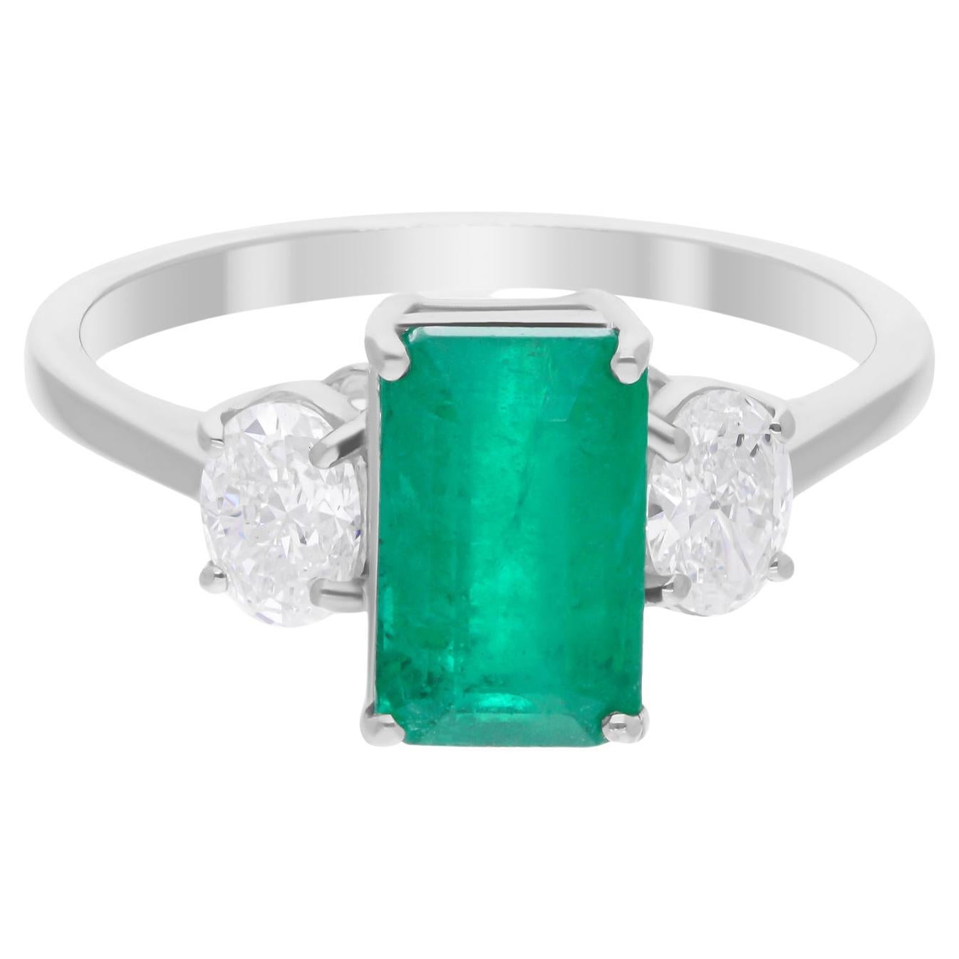 Zambian Emerald Gemstone Ring SI/H Diamond 18 Karat White Gold Handmade Jewelry For Sale