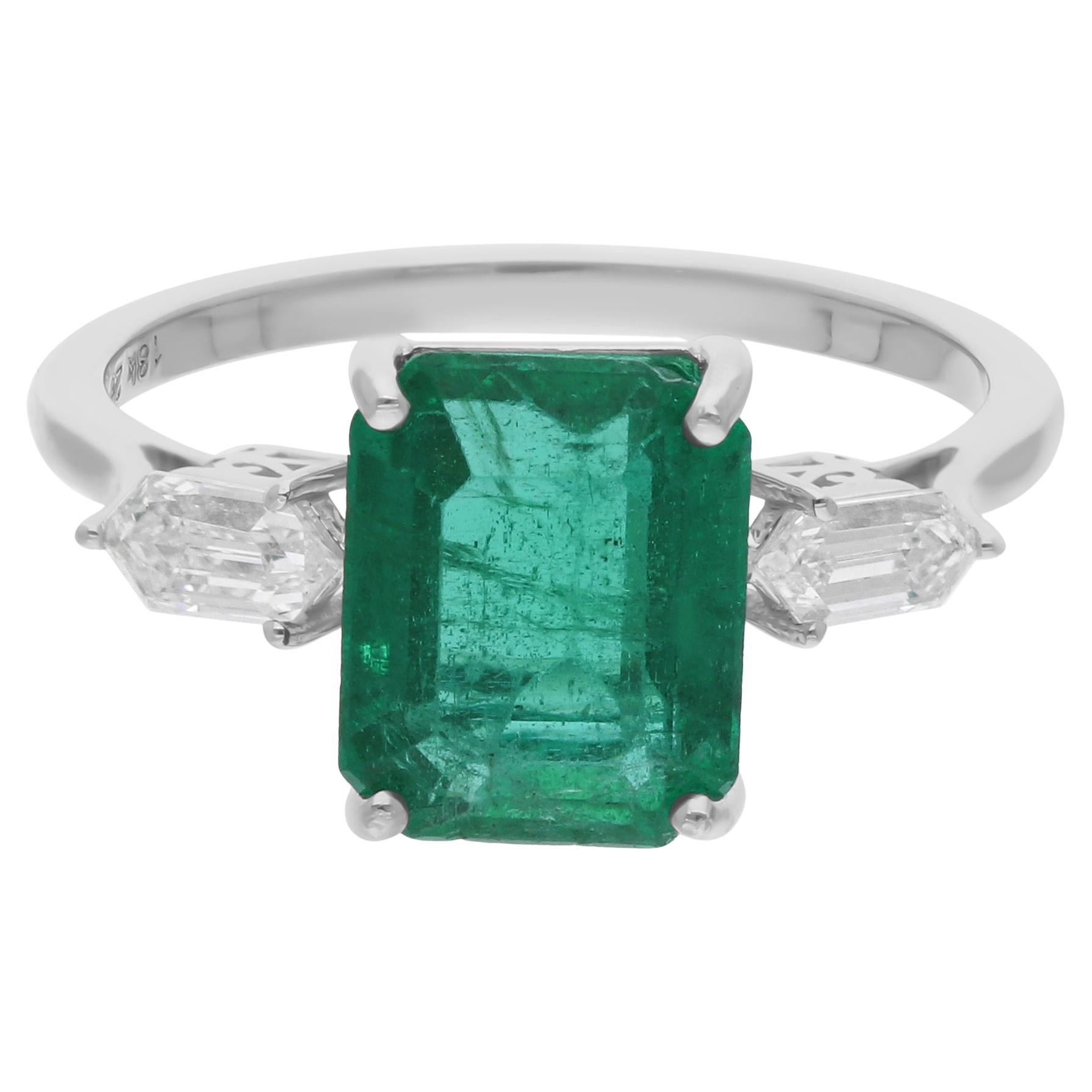 Zambian Emerald Gemstone Ring SI/H Diamond 18 Karat White Gold Handmade Jewelry