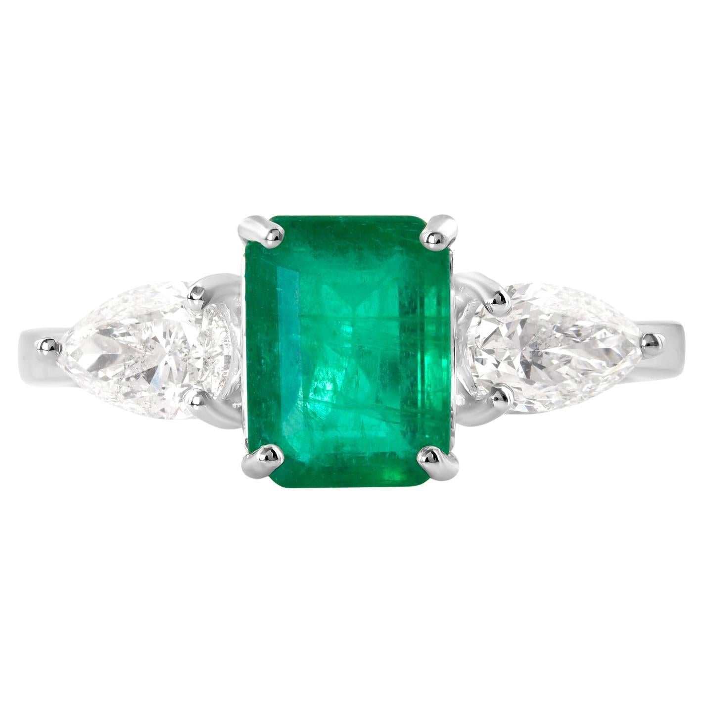 Zambian Emerald Gemstone Ring SI/HI Pear Diamond 18 Karat White Gold Jewelry