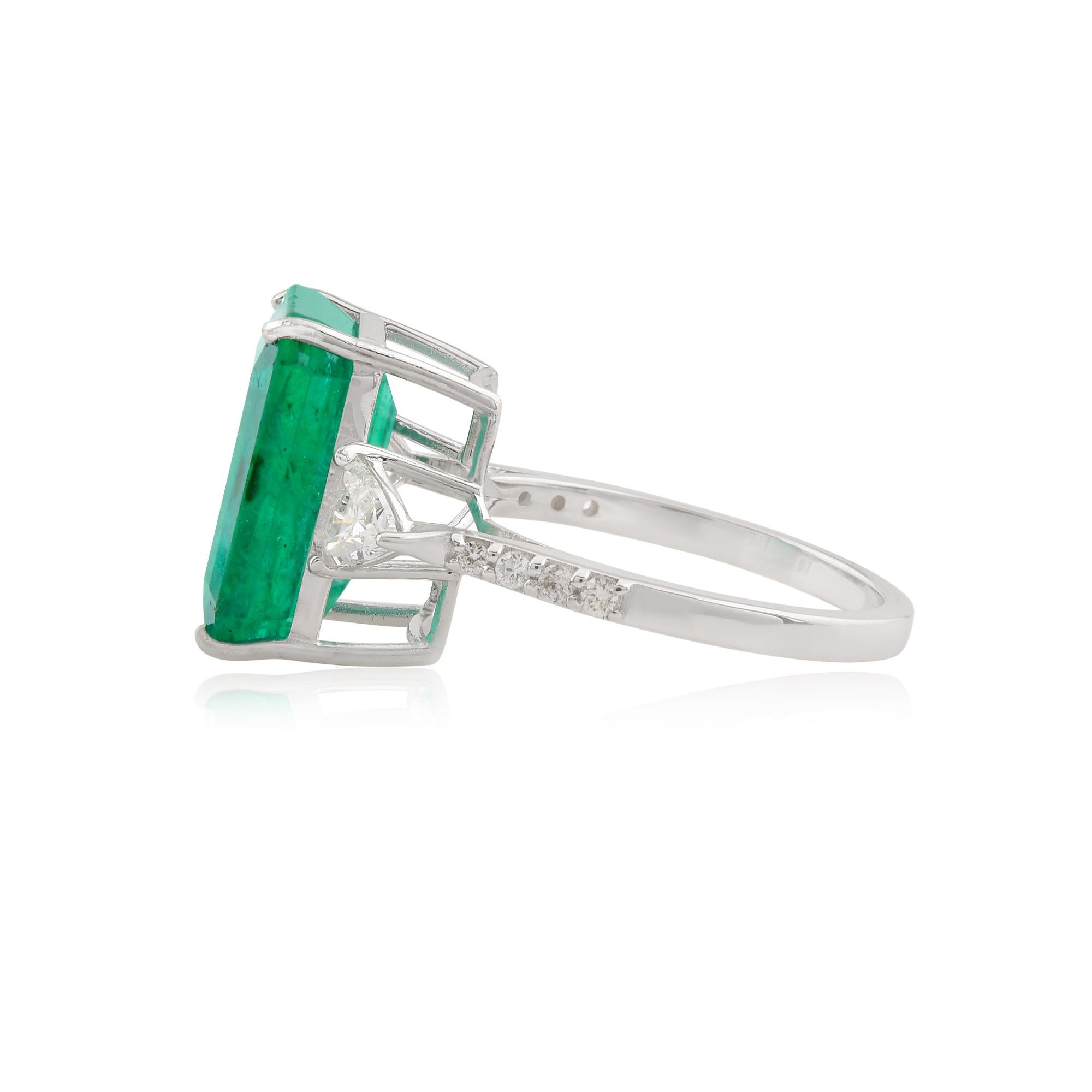 For Sale:  Natural Emerald Gemstone Ring Trillion Cut Diamond Solid 18k White Gold Jewelry 2