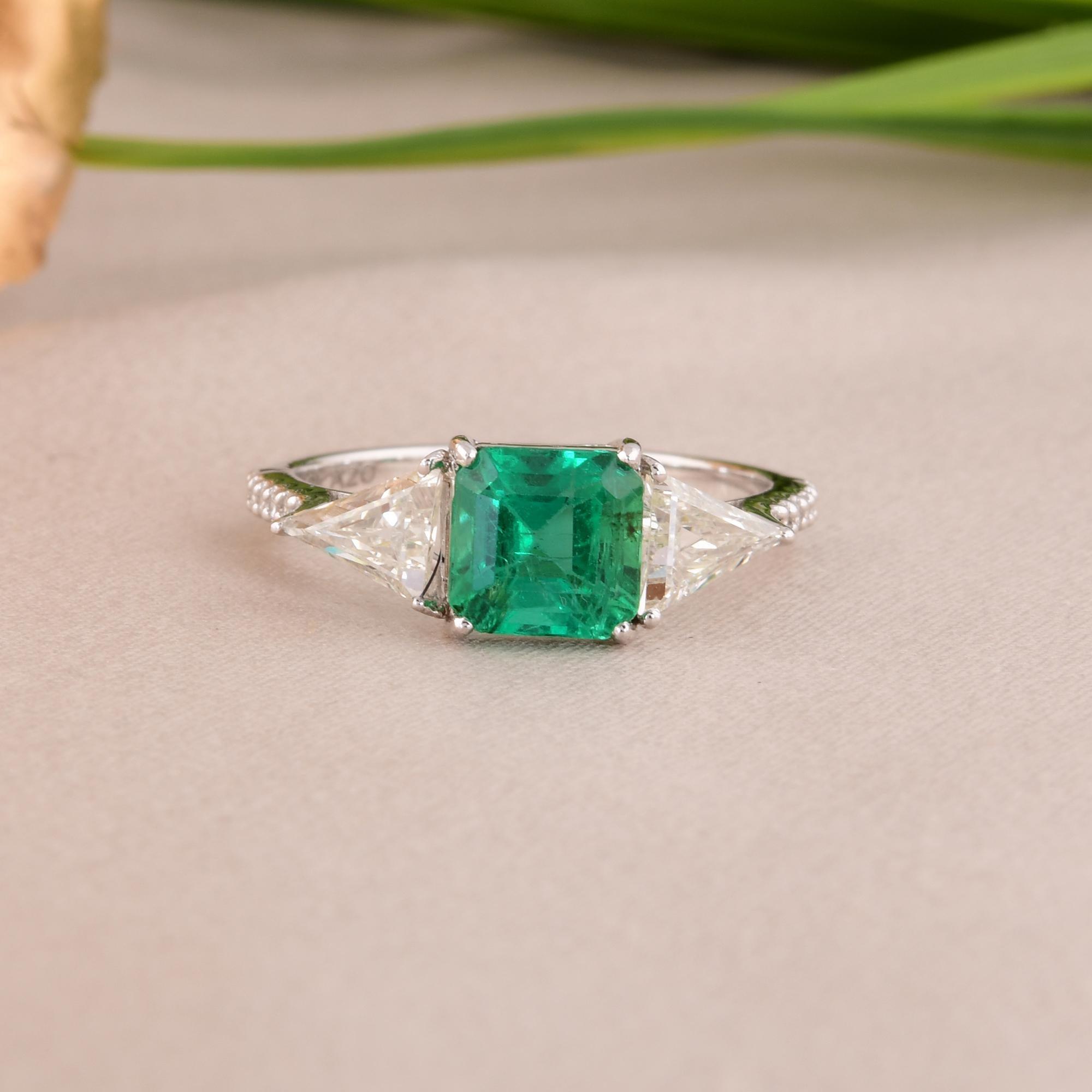 Zambian Emerald Gemstone Ring Trillion Shape Diamond 14 Karat White Gold Jewelry In New Condition For Sale In Diera, Dubai