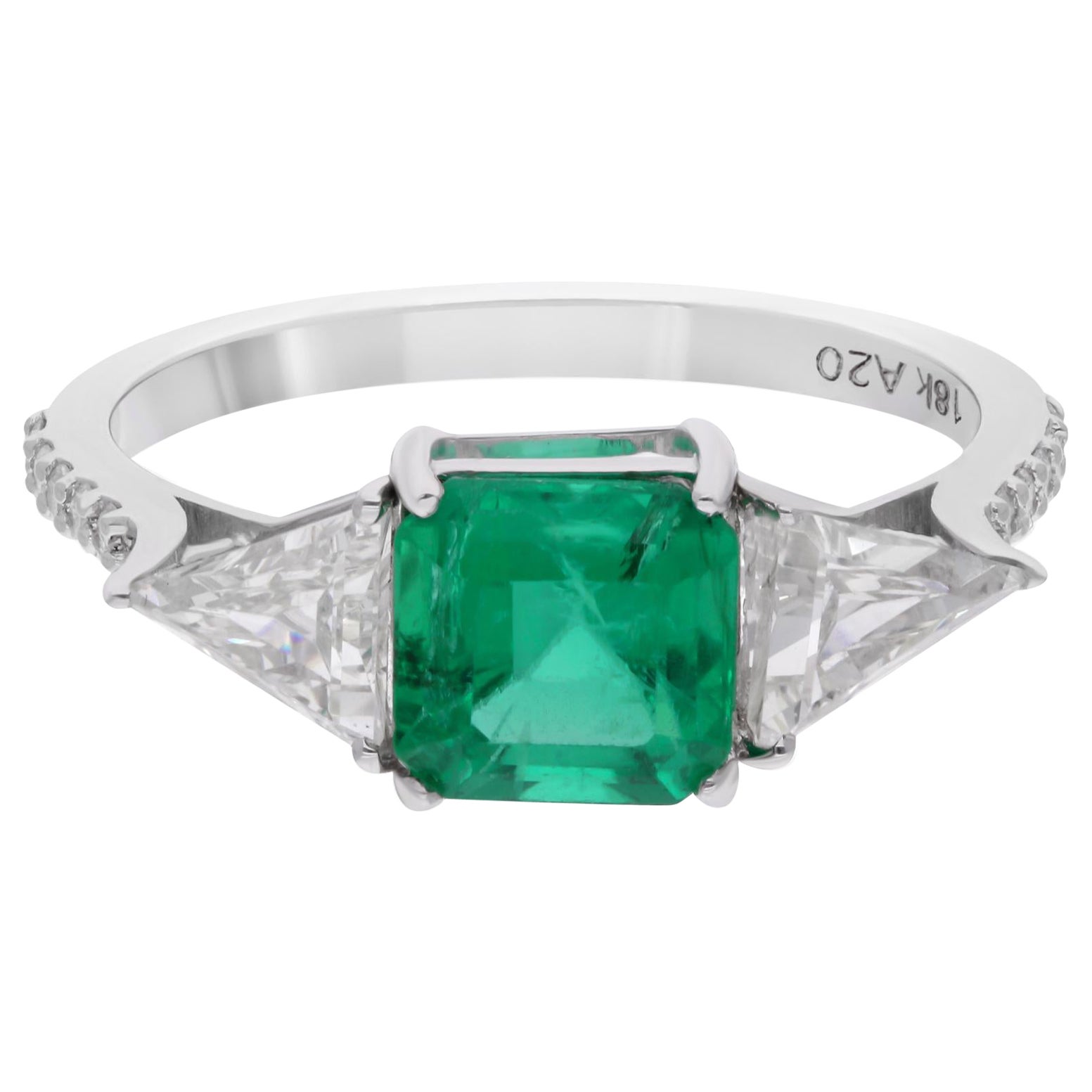 Zambian Emerald Gemstone Ring Trillion Shape Diamond 14 Karat White Gold Jewelry en vente