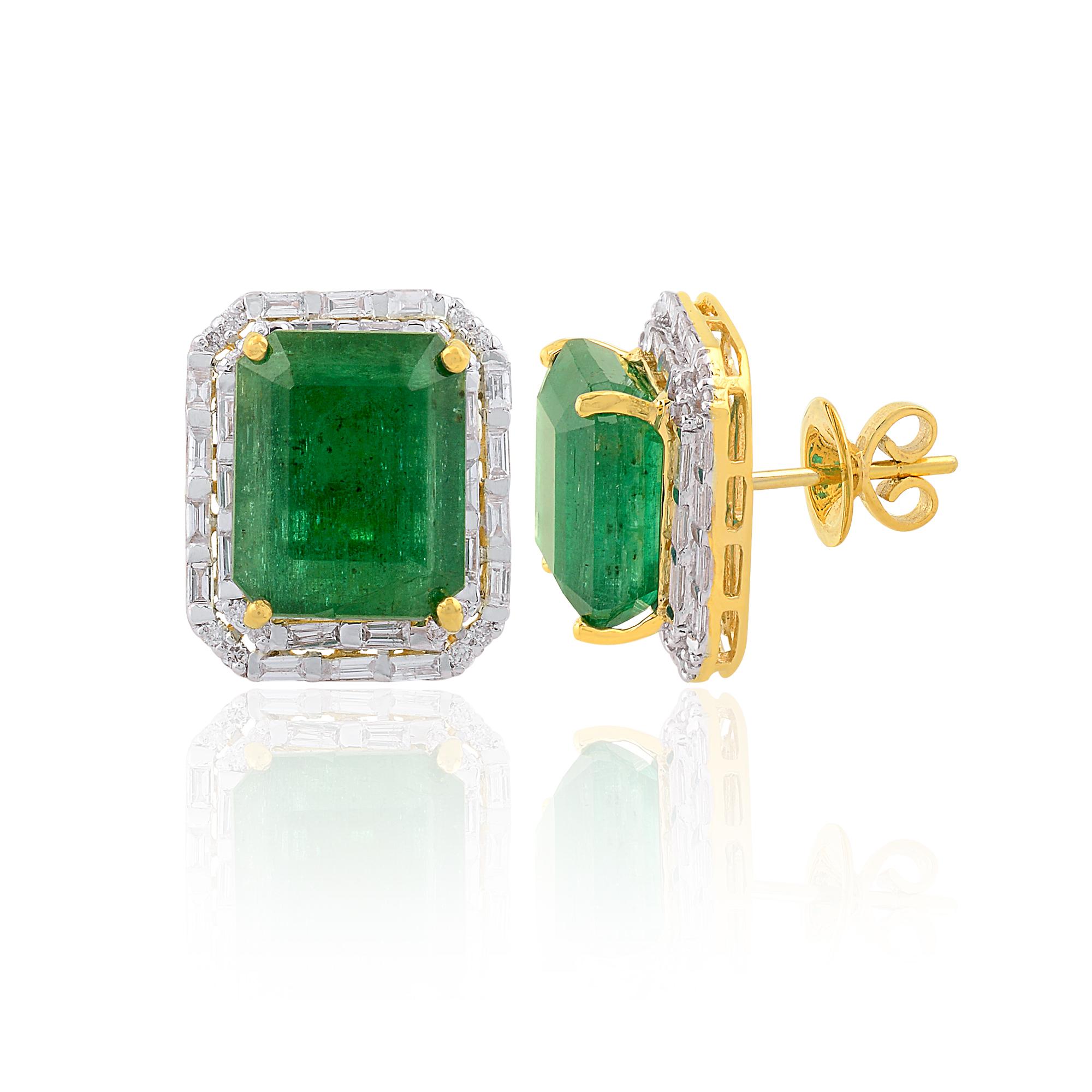 Item Code :- SEE-1458
Gross Wt :- 9.52 gm
18k Yellow Gold Wt :- 6.88 gm
Natural Diamond Wt :- 1.20 Ct.  ( AVERAGE DIAMOND CLARITY SI1-SI2 & COLOR H-I )
Emerald Wt :- 12.02 Ct
Earrings Size :- 14x17 mm approx.

✦ Sizing
.....................
We can