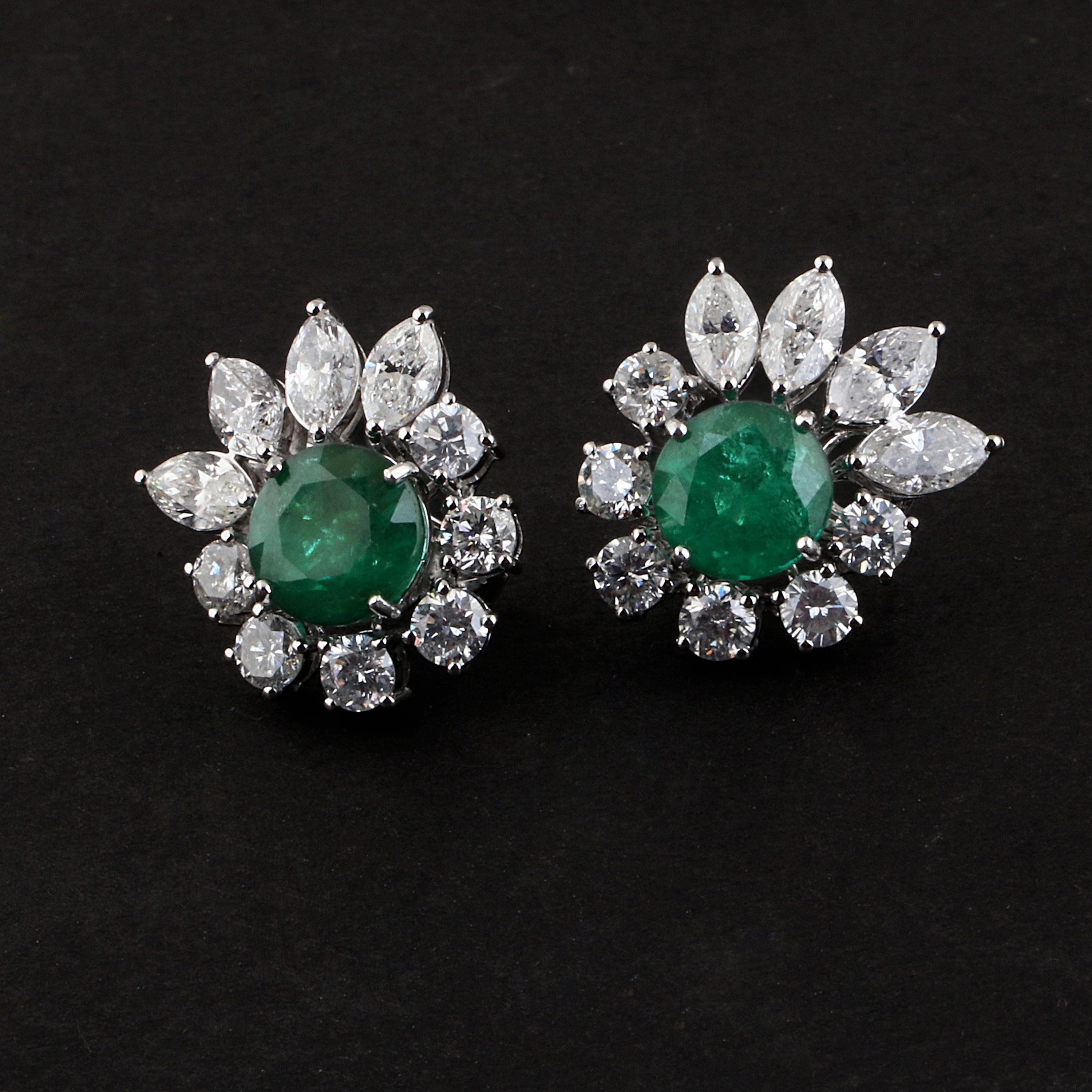 Modern Zambian Emerald Gemstone Stud Earrings Diamond 18 Karat White Gold Fine Jewelry For Sale