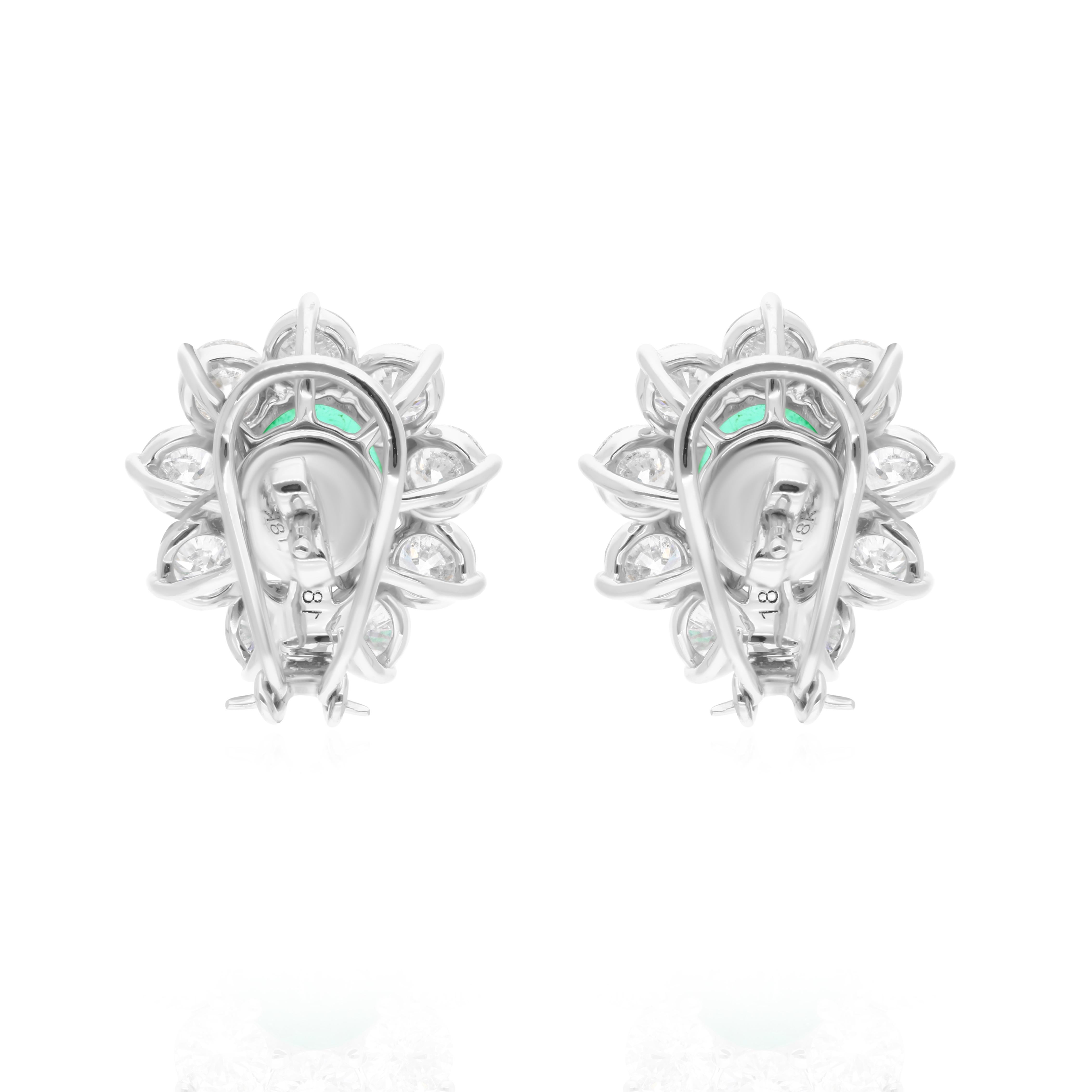 Zambian Emerald Gemstone Stud Earrings Diamond 18 Karat White Gold Fine Jewelry In New Condition For Sale In Diera, Dubai