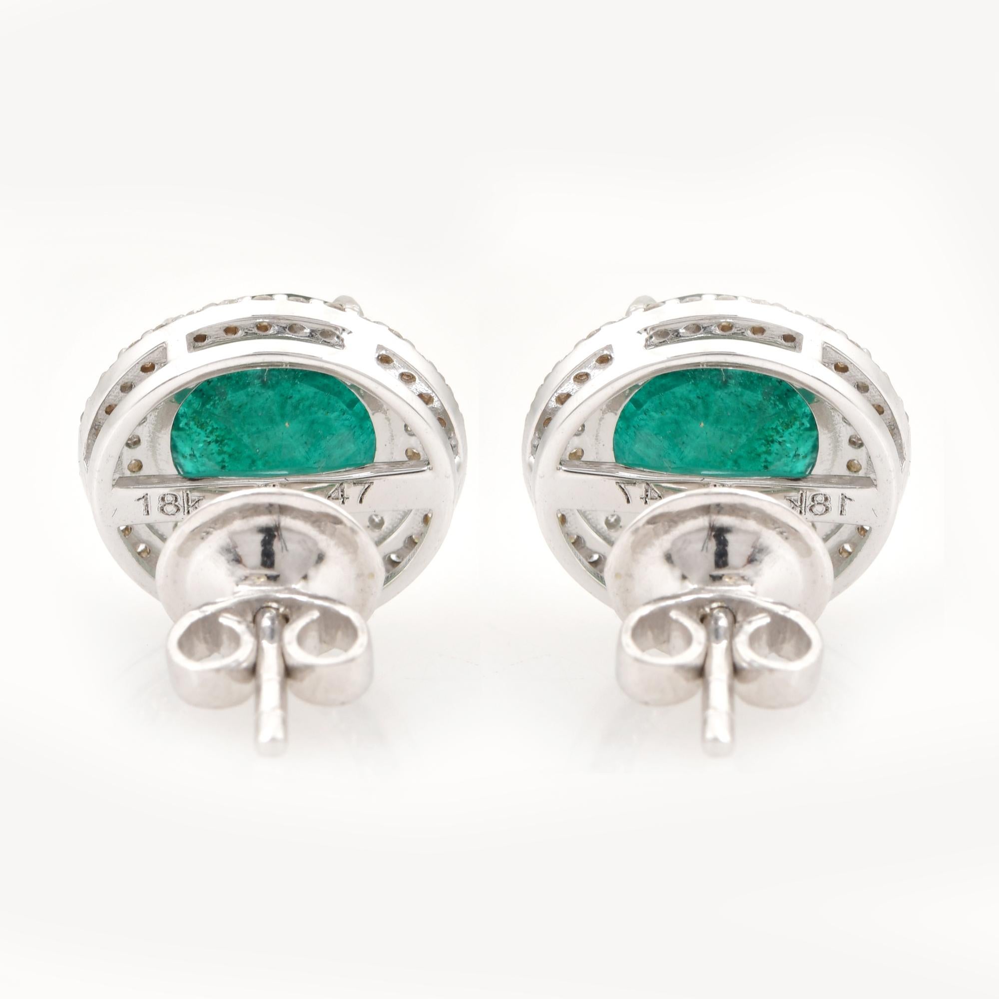 Round Cut Natural Emerald Gemstone Stud Earrings Diamond Pave Solid 18k White Gold Jewelry For Sale