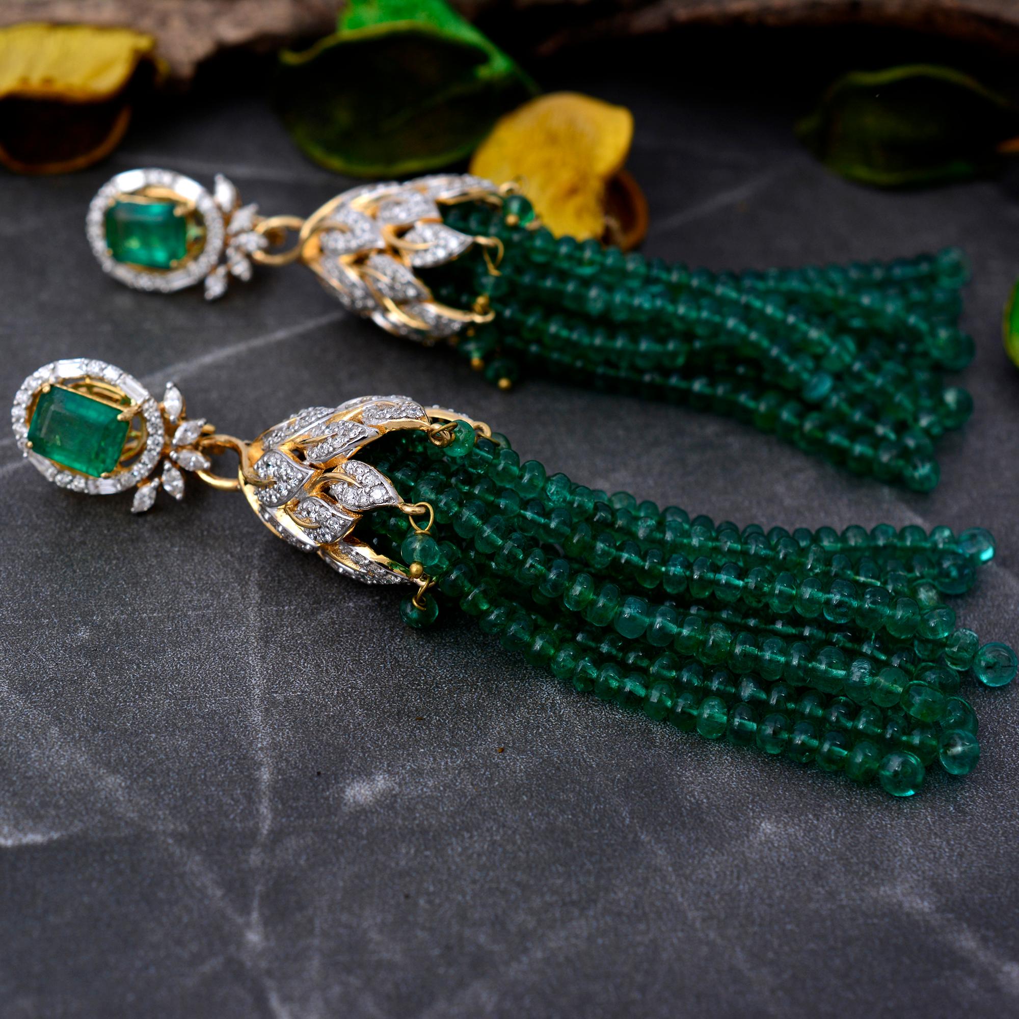 Round Cut Natural Emerald Gemstone Tassel Dangle Earrings Diamond 18 Karat Yellow Gold For Sale