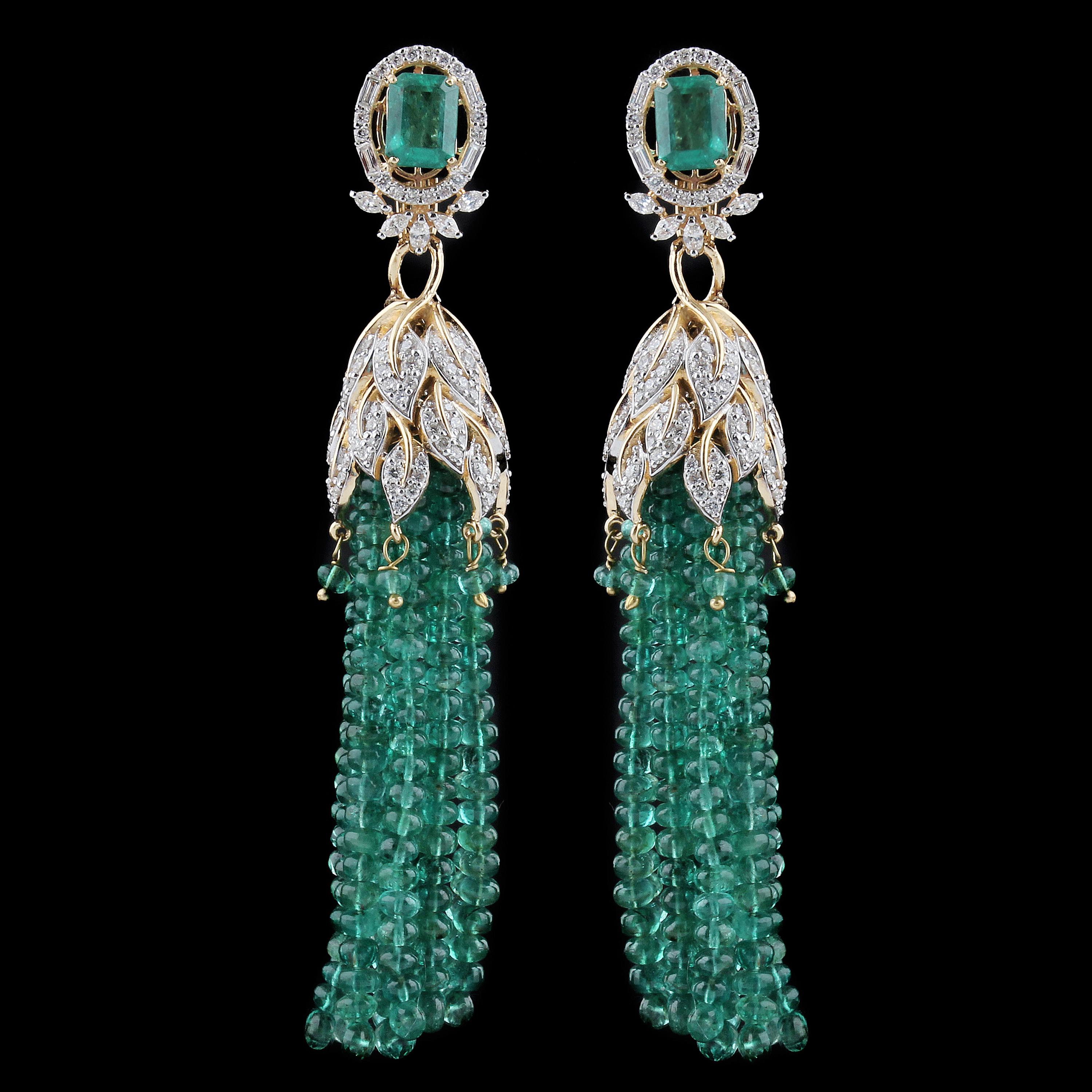 Natural Emerald Gemstone Tassel Dangle Earrings Diamond 18 Karat Yellow Gold For Sale 1