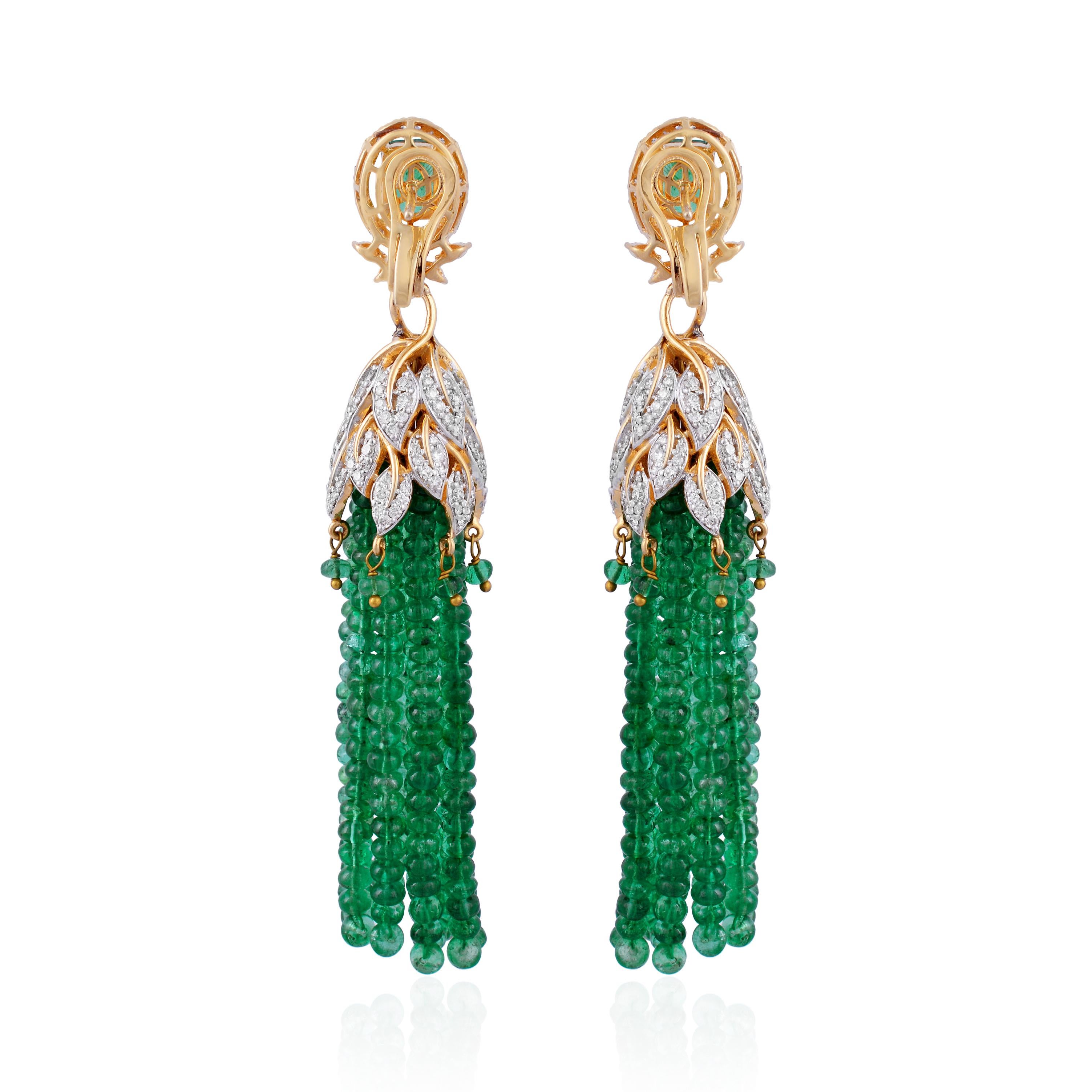 Natural Emerald Gemstone Tassel Dangle Earrings Diamond 18 Karat Yellow Gold For Sale 2