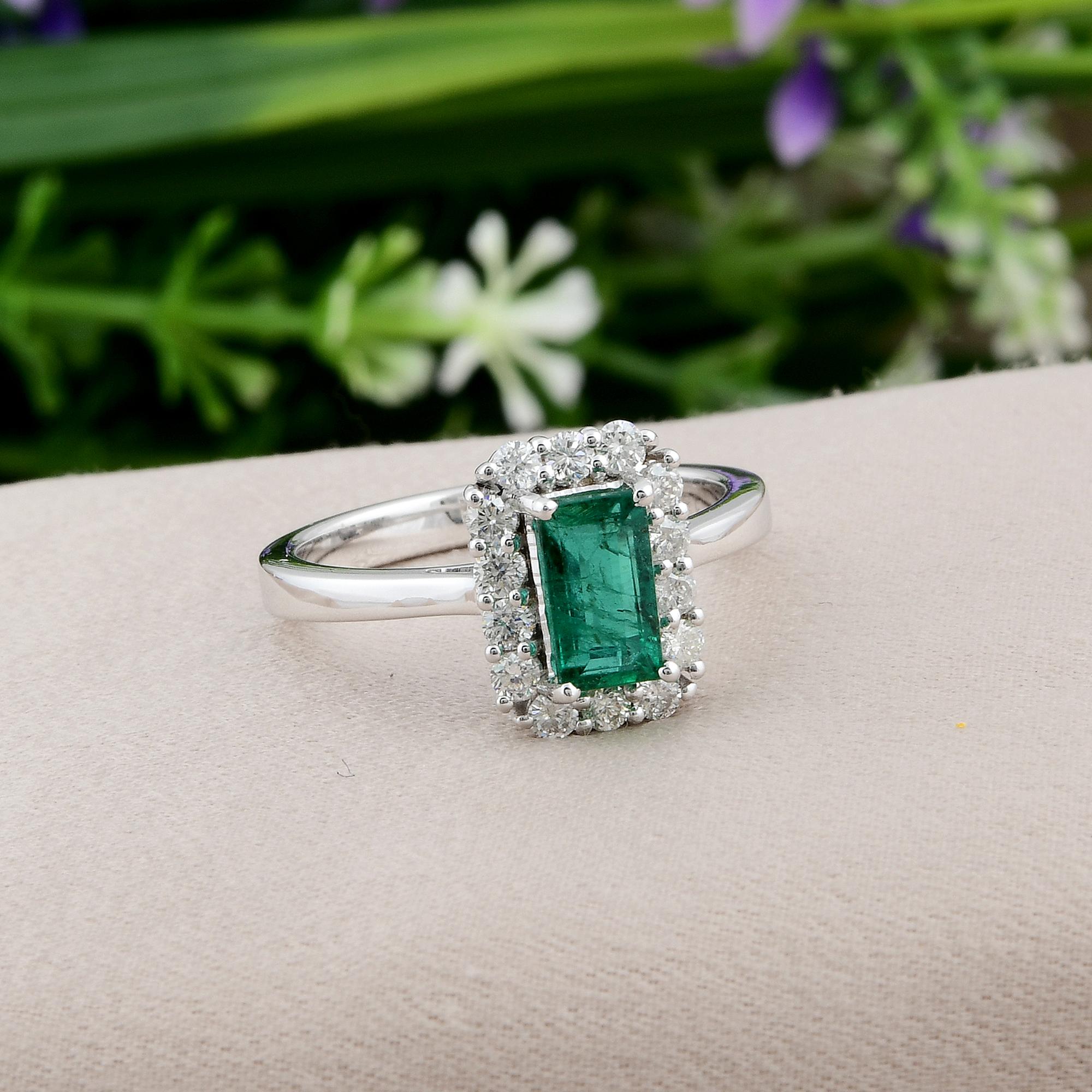 Modern Natural Emerald Gemstone Wedding Ring Diamond 18 Karat White Gold Fine Jewelry For Sale