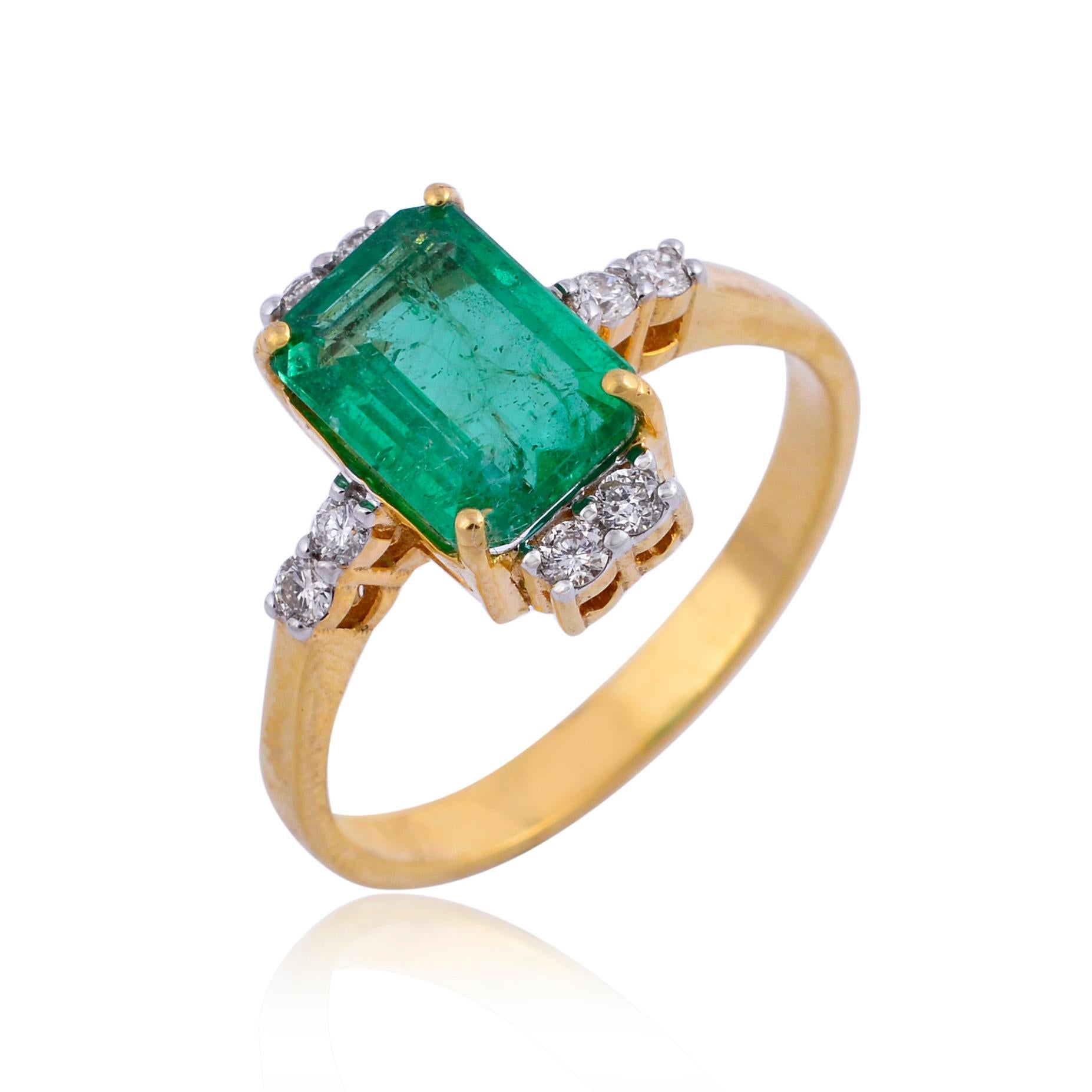 Im Angebot: Natürlicher Smaragd Edelstein Ehering Diamant 18k Gelbgold Handmade Jewelry () 2
