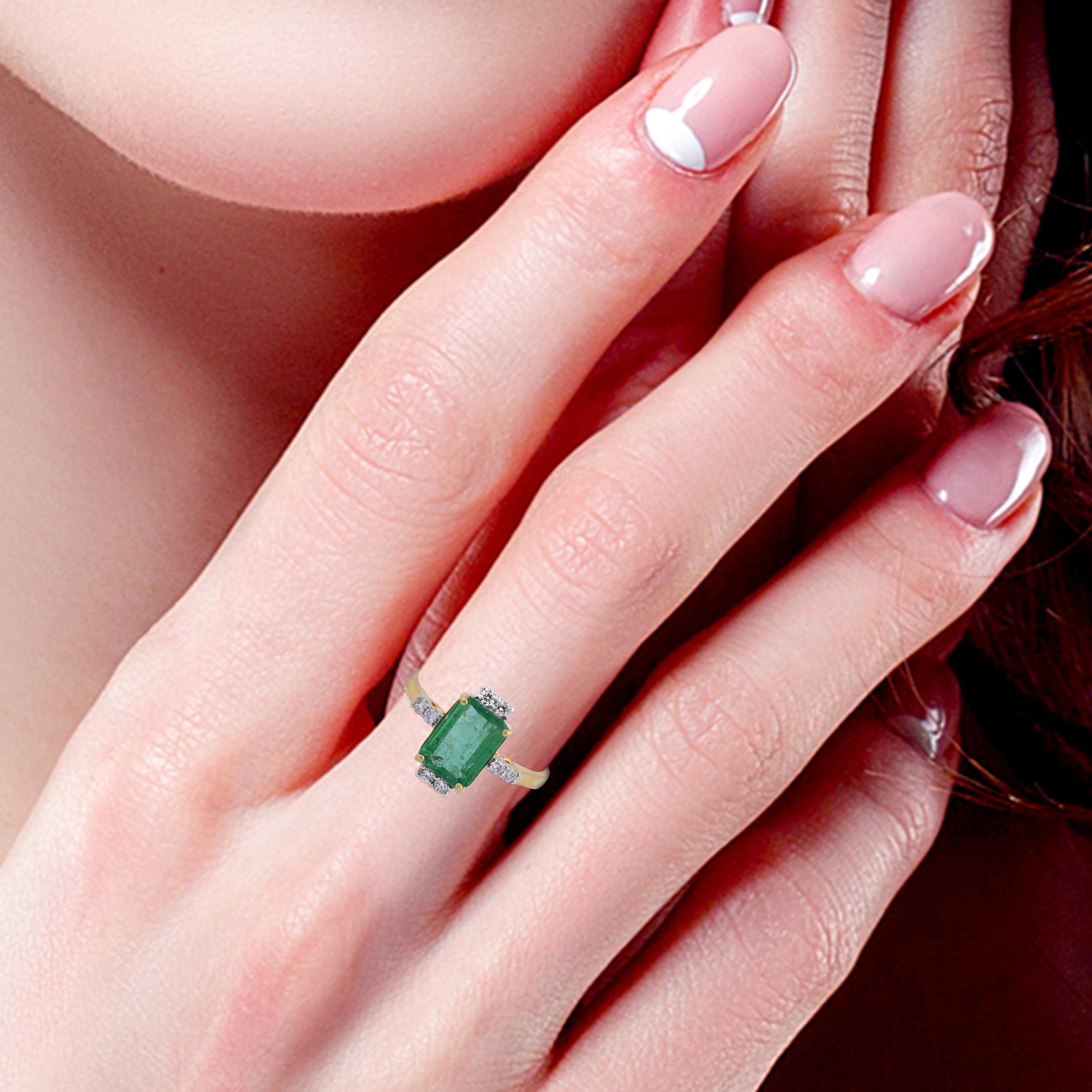 Im Angebot: Natürlicher Smaragd Edelstein Ehering Diamant 18k Gelbgold Handmade Jewelry () 3