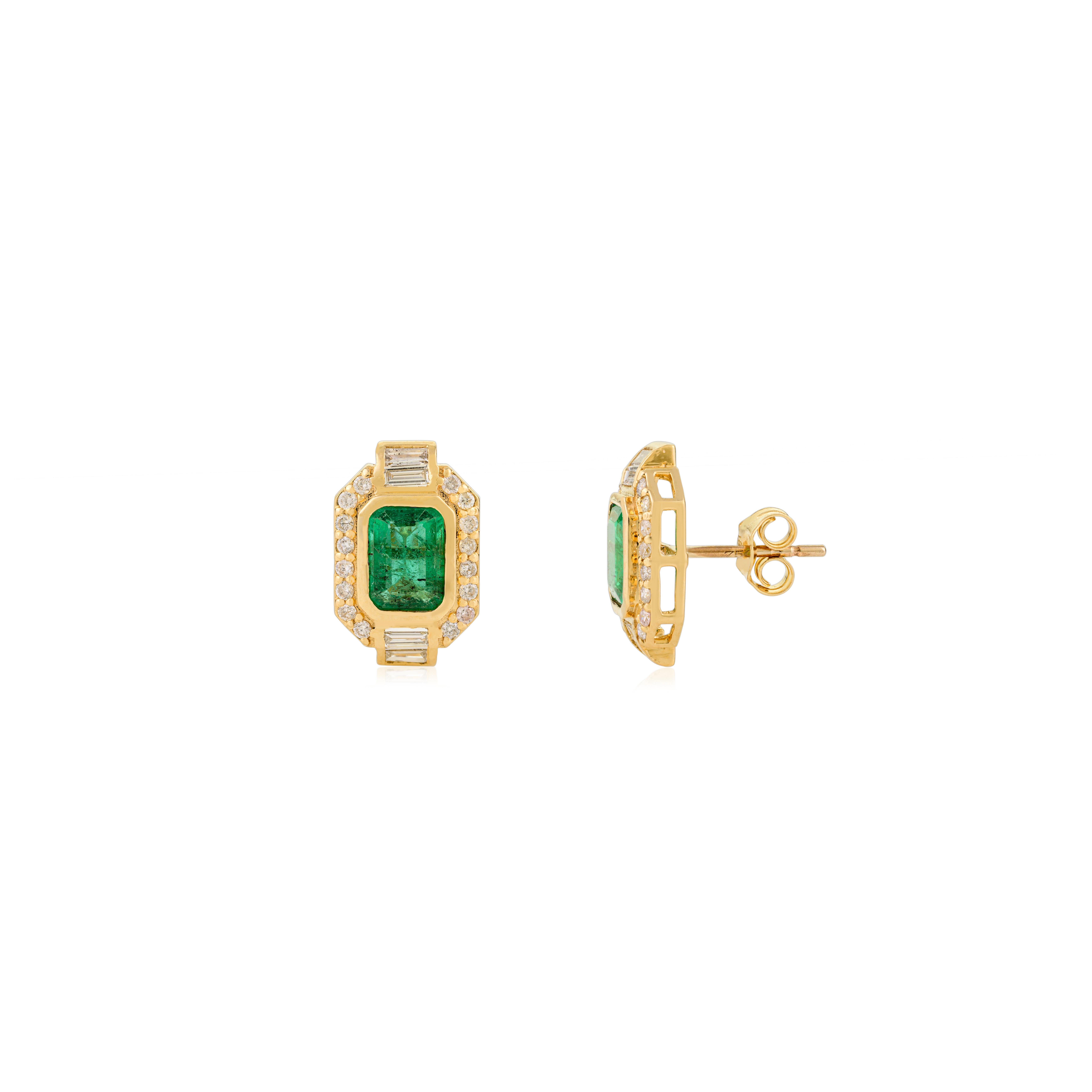 Zambian Emerald Halo Stud Earrings with Baguette & Round Diamond 18k Yellow Gold In New Condition For Sale In New York, NY
