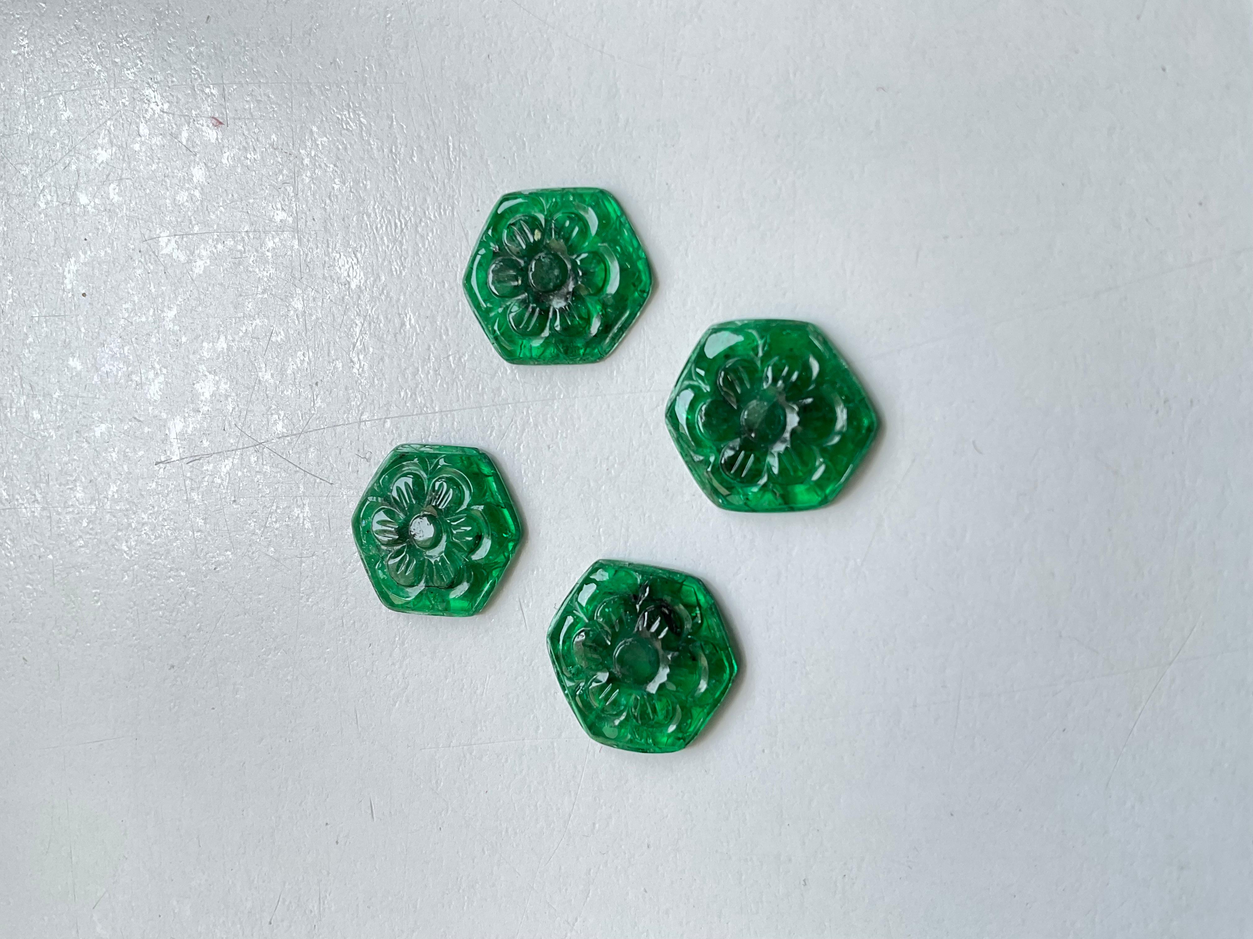 Zambian Emerald Hexagon Carved Fancy Cabochon Loose Gemstone for Jewelry In New Condition For Sale In Jaipur, RJ
