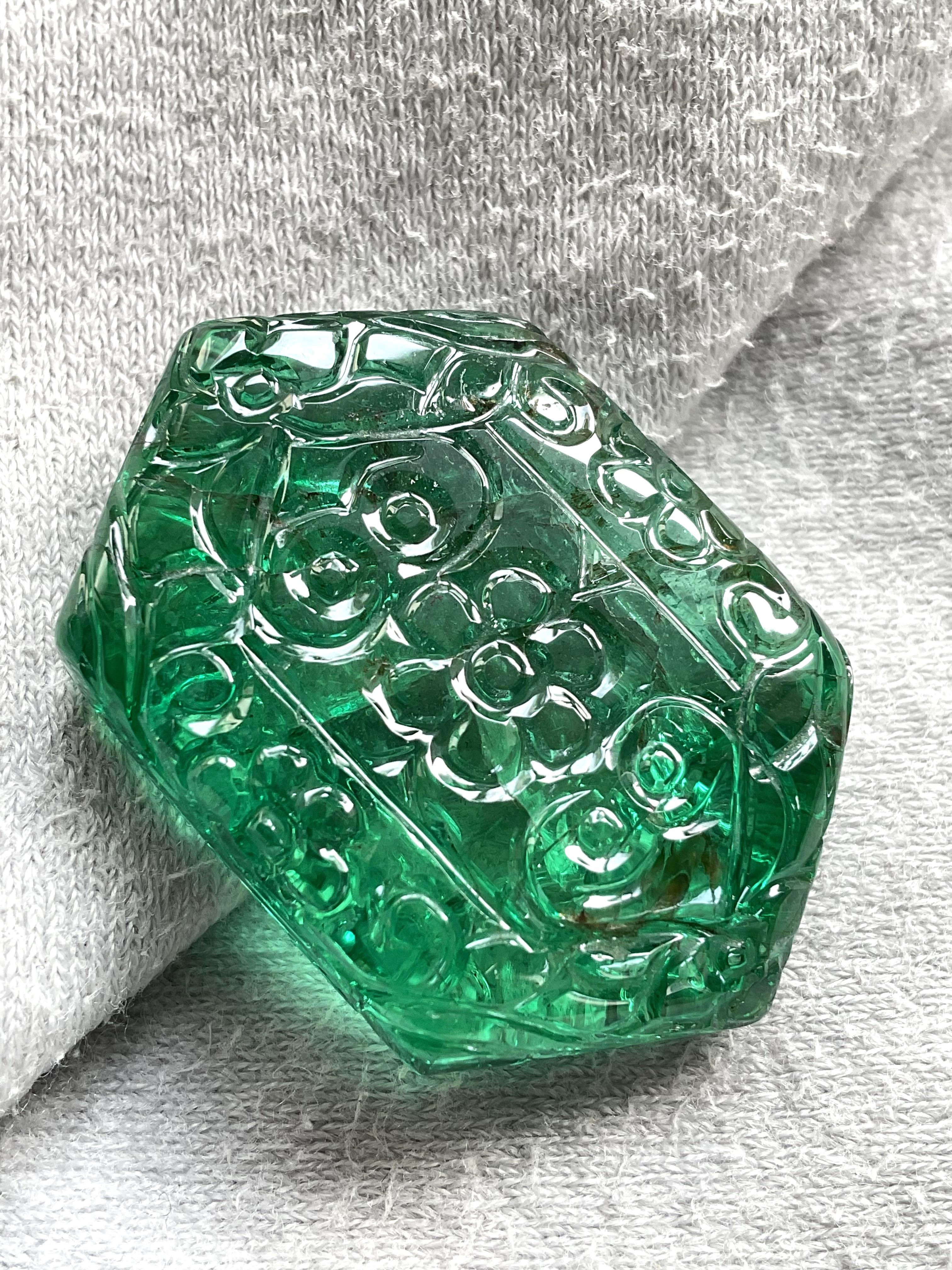 Zambian Emerald Hexagon Carved Gem Quality High Jewelry Gemstone 83.3 Carats For Sale 1