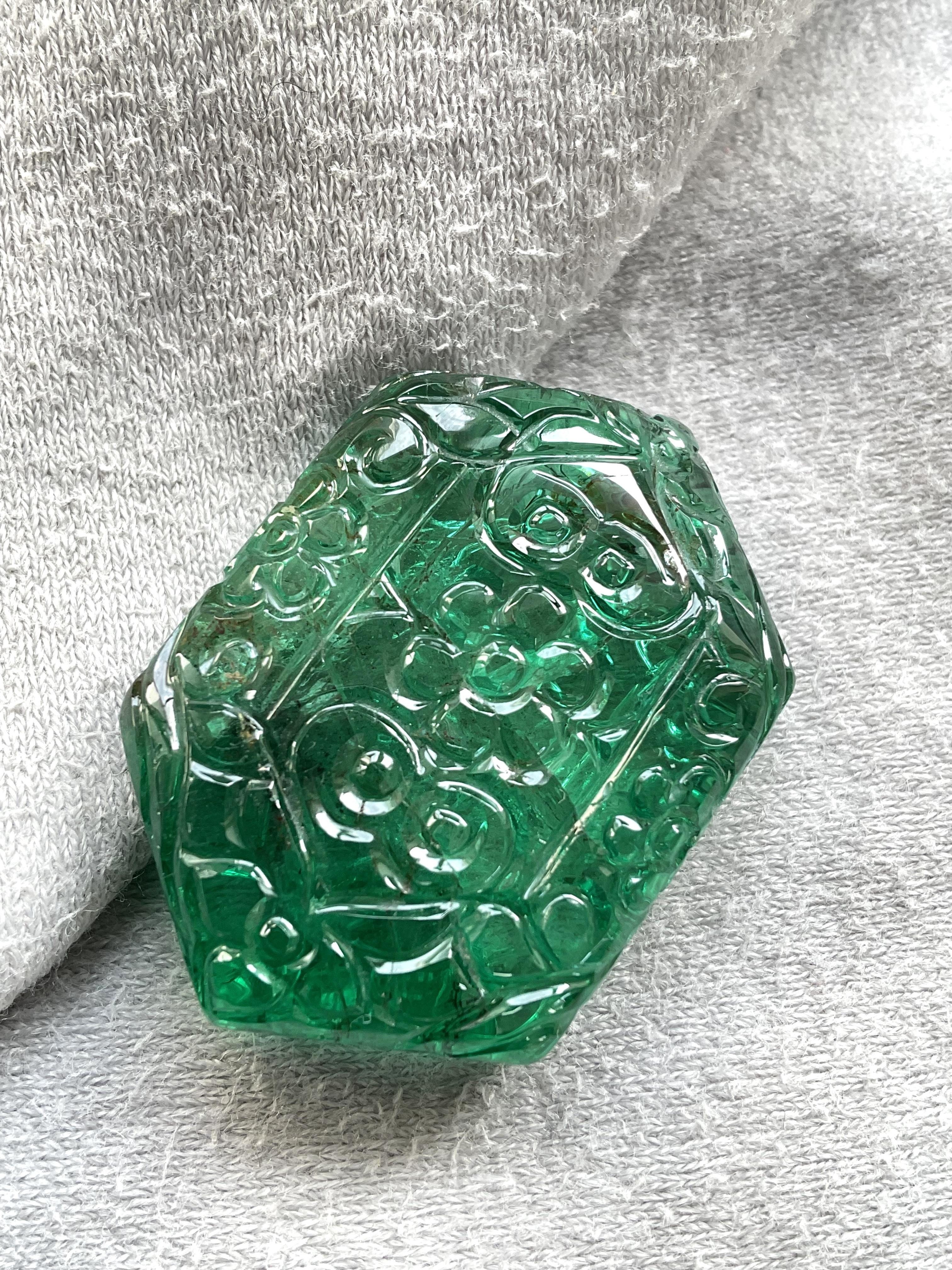 Hexagon Cut Zambian Emerald Hexagon Carved Gem Quality High Jewelry Gemstone 83.3 Carats For Sale