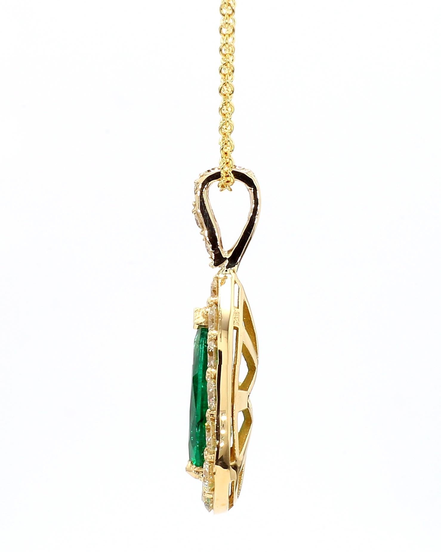 Taille poire Pendentif Emeraude Zambienne Forme Poire Longue Certifiée GIA Or bicolore 18K en vente