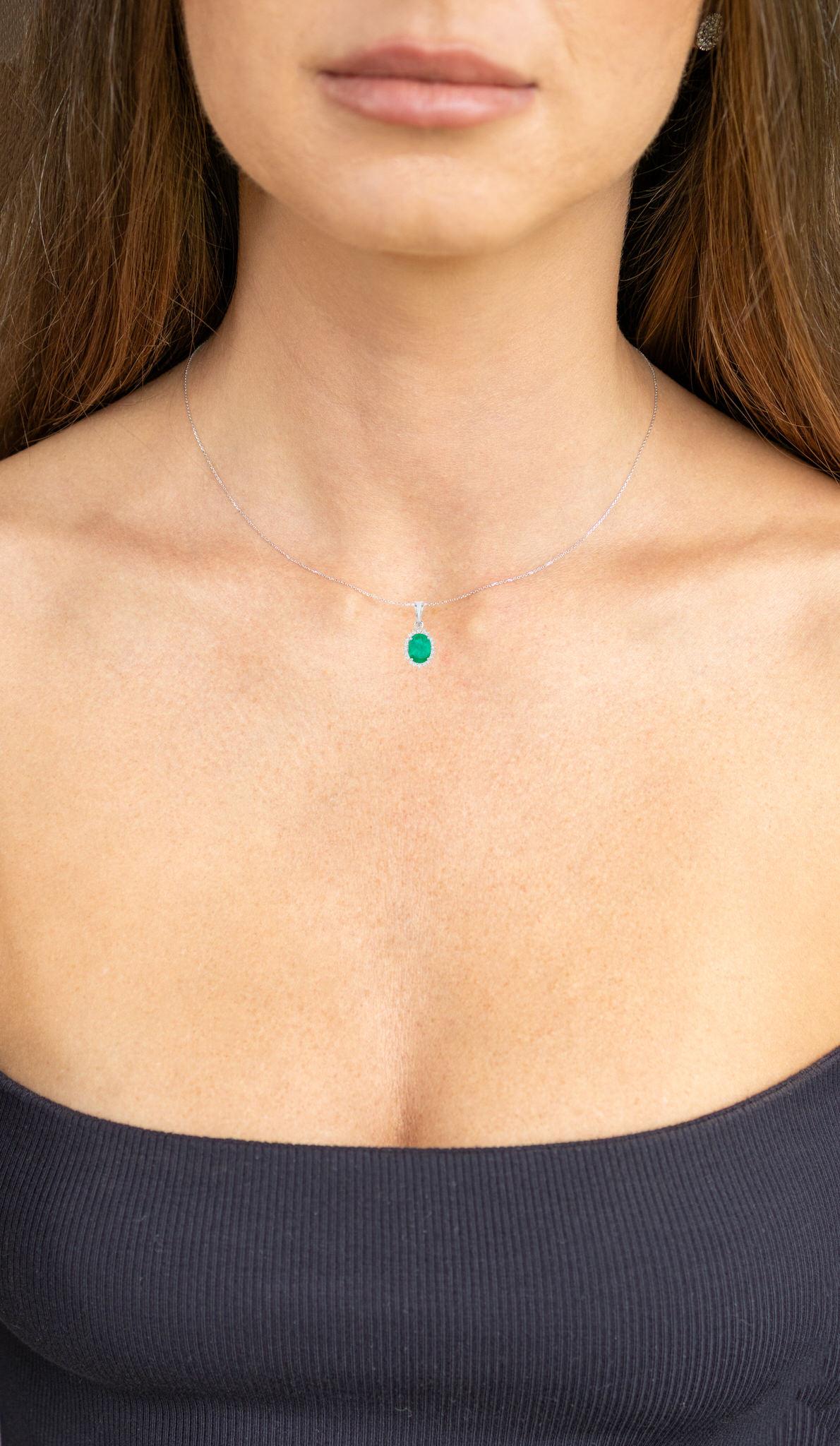Contemporaneo Collana con smeraldo dello Zambia Diamanti 1,35 carati Oro bianco 10K in vendita