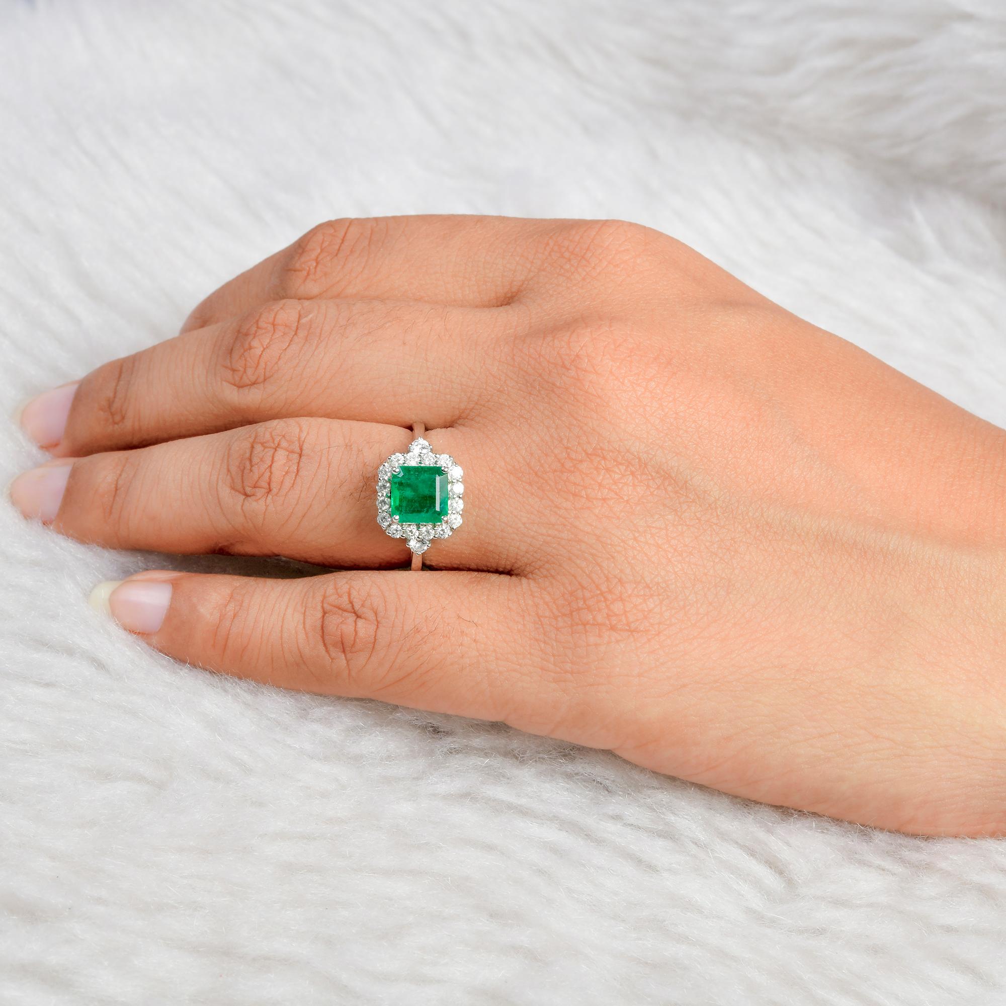 Women's Natural Zambian Emerald Ring SI Clarity HI Color Diamond 18 Karat White Gold For Sale