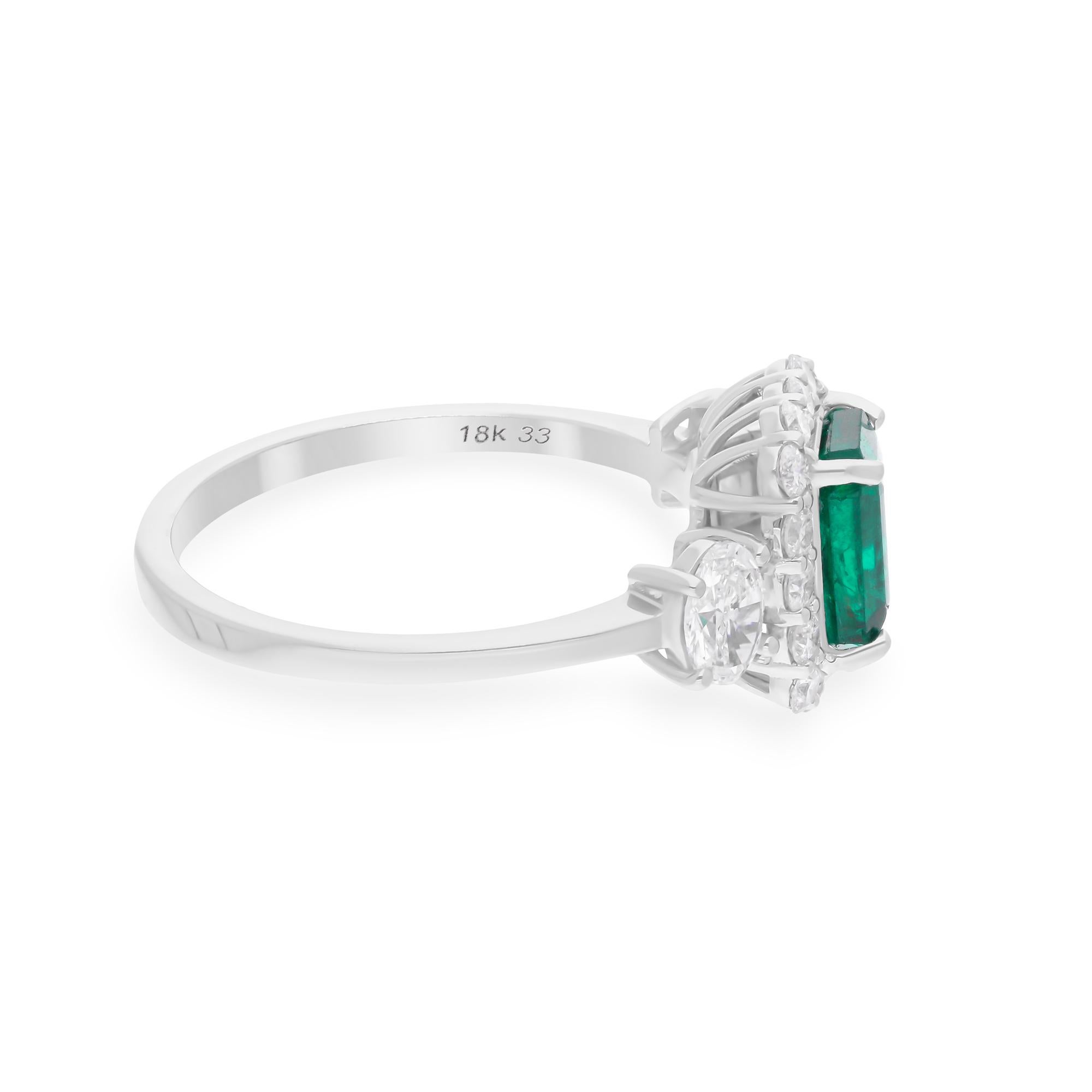 Fundido en oro de 14 quilates, este exquisito anillo está engastado con una esmeralda zambiana de 1,38 quilates y 0,87 quilates de brillantes diamantes.

SIGUE LA TIENDA DE SPECTRUM JEWELS para ver la última colección y piezas exclusivas. Spectrum