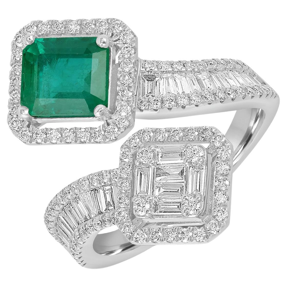 Anillo Esmeralda Zambiana En Espiral Con Diamantes Engarzados En Canal De Oro Blanco De 18k