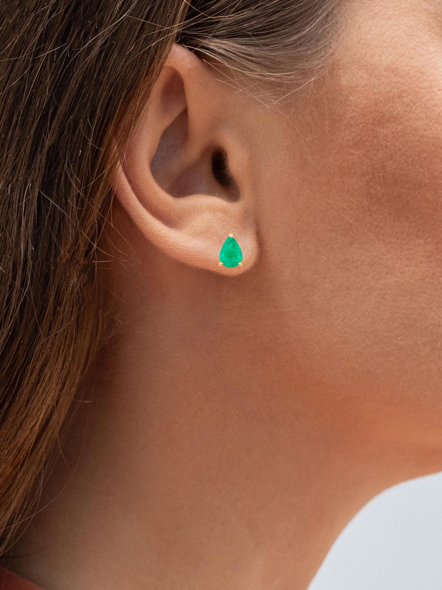 Taglio a goccia Zambian Emerald Stud Earrings 1.2 Carats 14K Yellow Gold in vendita
