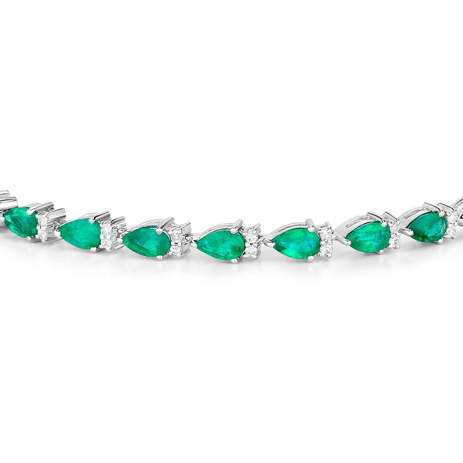 Es kommt mit dem Gemmologischen Gutachten von GIA GG/AJP
Alle Edelsteine sind natürlich
25 sambische Smaragde = 4,20 Karat
50 Diamanten = 0,40 Karat
Metall: 14K Weißgold
Länge: 7 Zoll
*Kann auf Anfrage gekürzt werden.