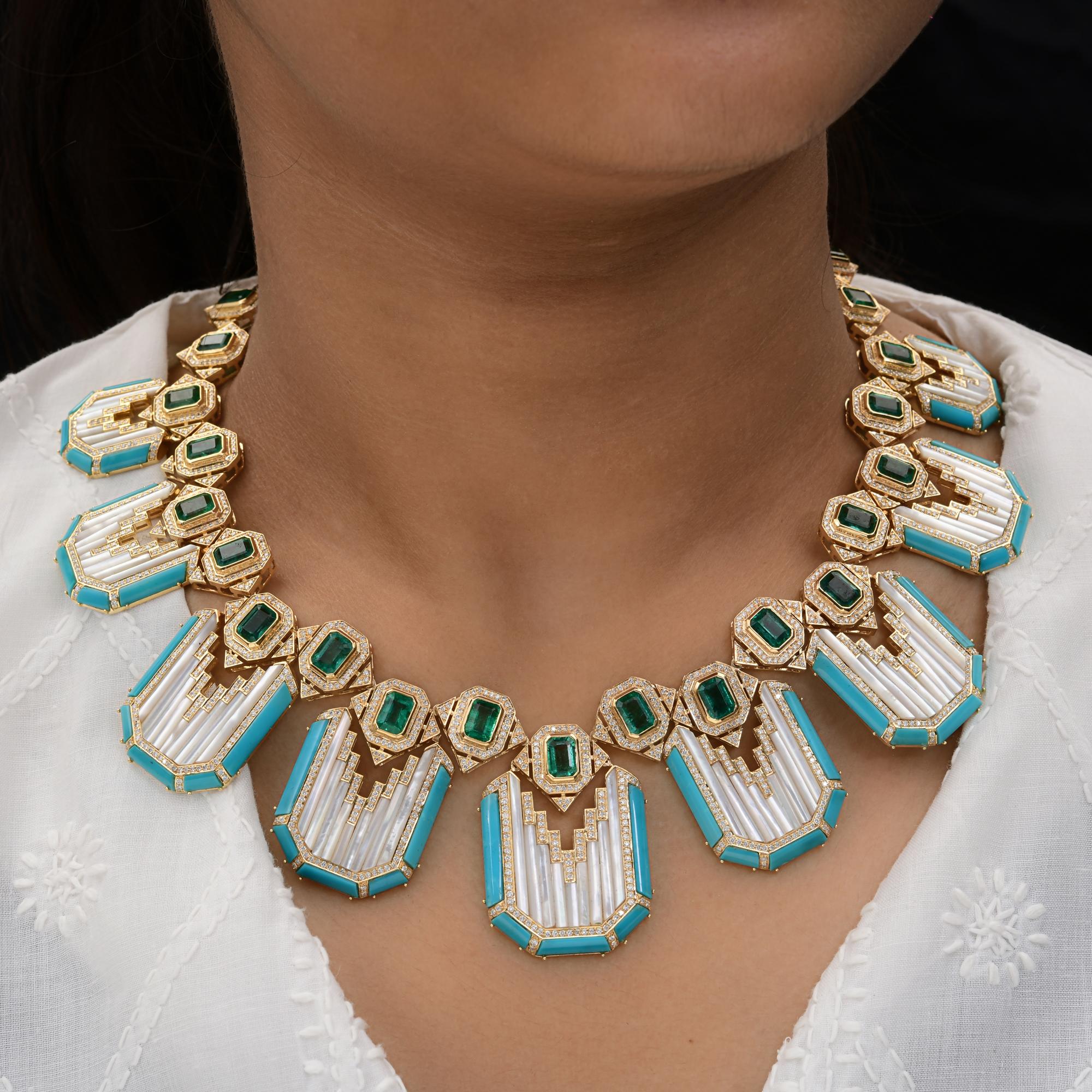 Taille émeraude Emeraude de Zambie Turquoise Pendentif diamant Collier or jaune 18 carats en vente
