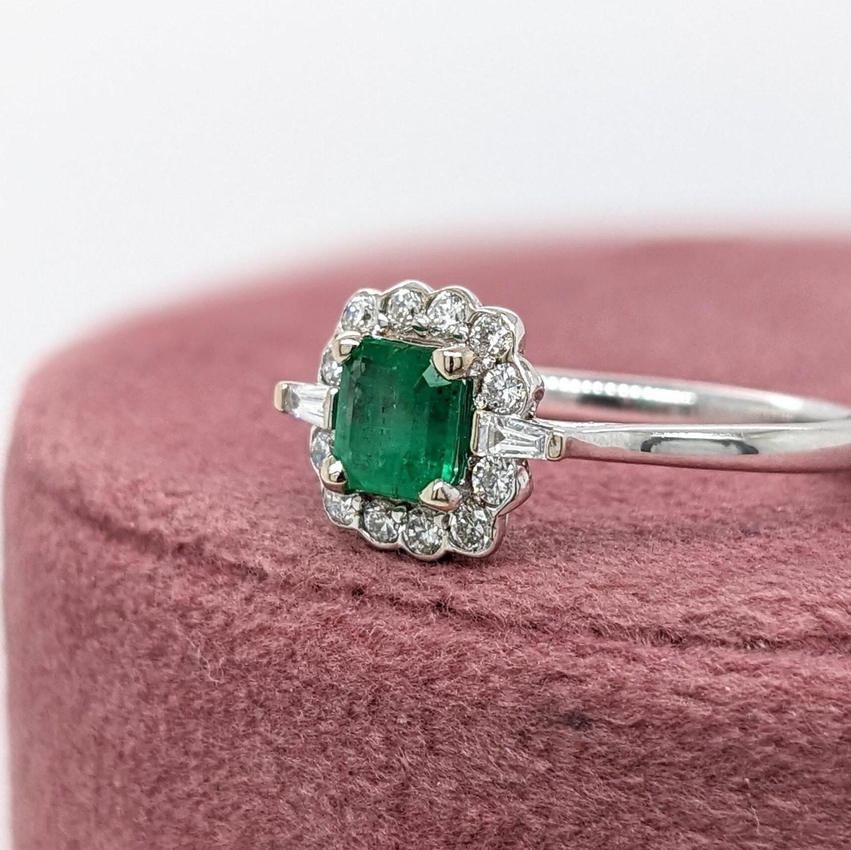 Modern Zambian Emerald w Earth Mined Diamonds in Solid 14K White Gold EM 5mm For Sale