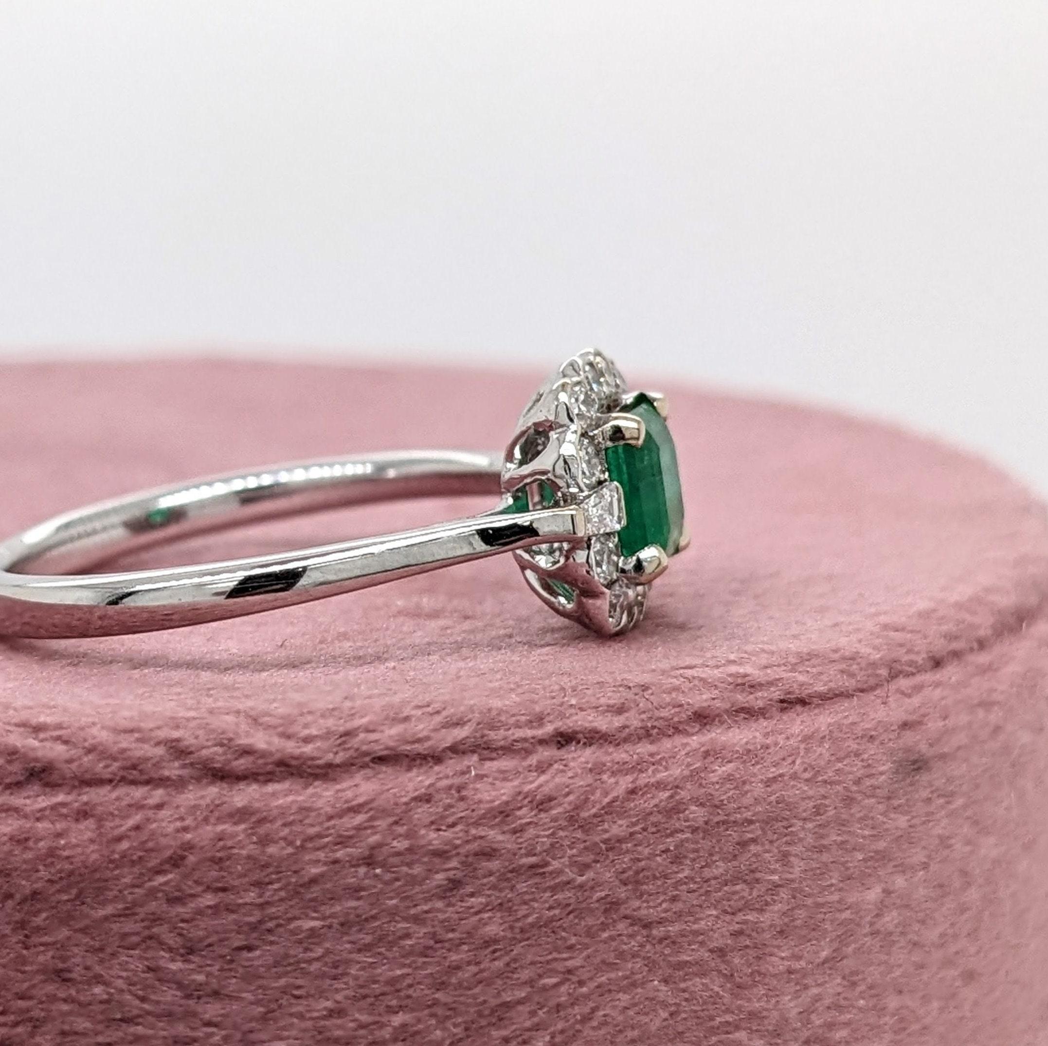Zambian Emerald w Earth Mined Diamonds in Solid 14K White Gold EM 5mm In New Condition For Sale In Columbus, OH