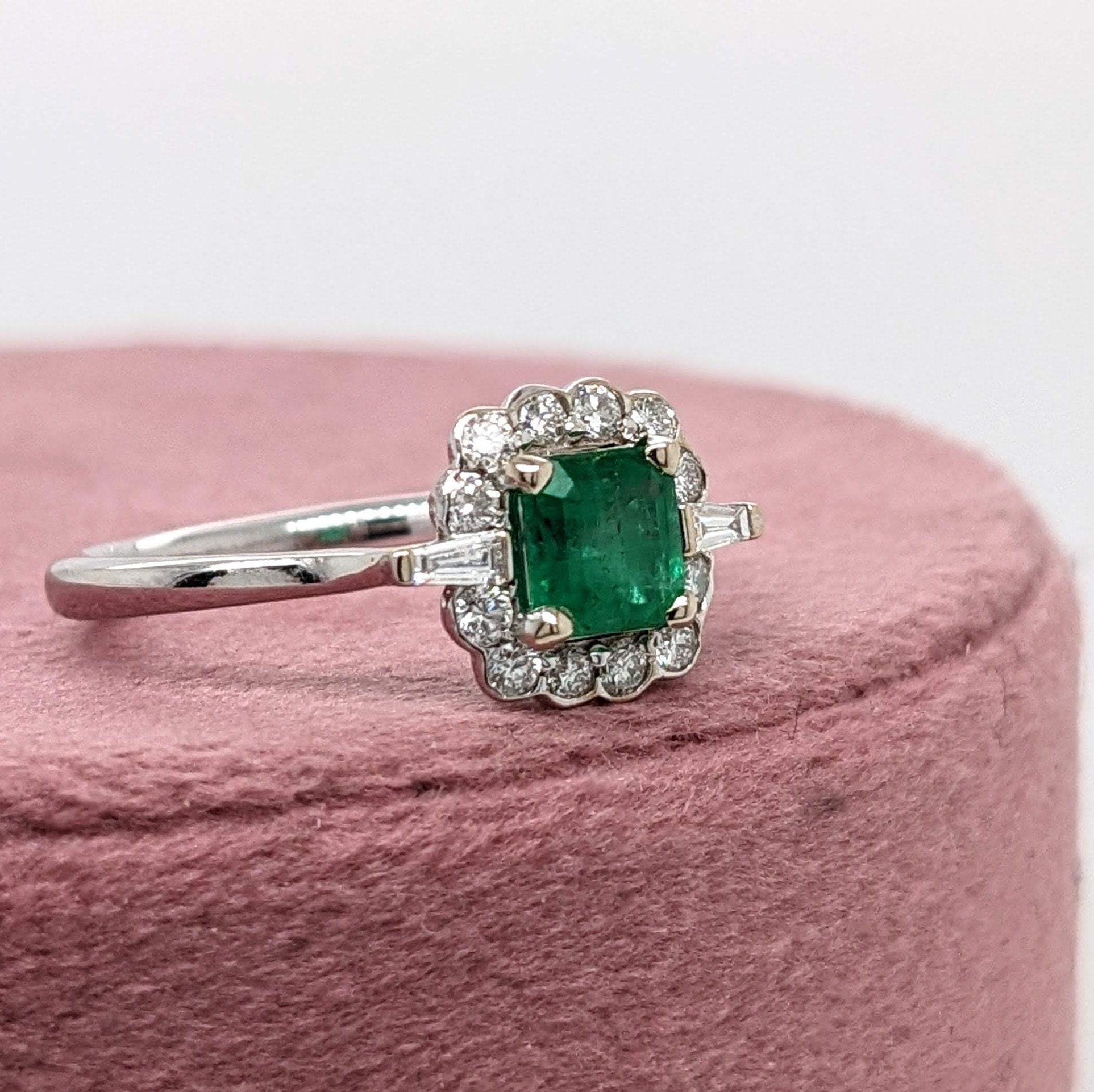 Women's Zambian Emerald w Earth Mined Diamonds in Solid 14K White Gold EM 5mm For Sale