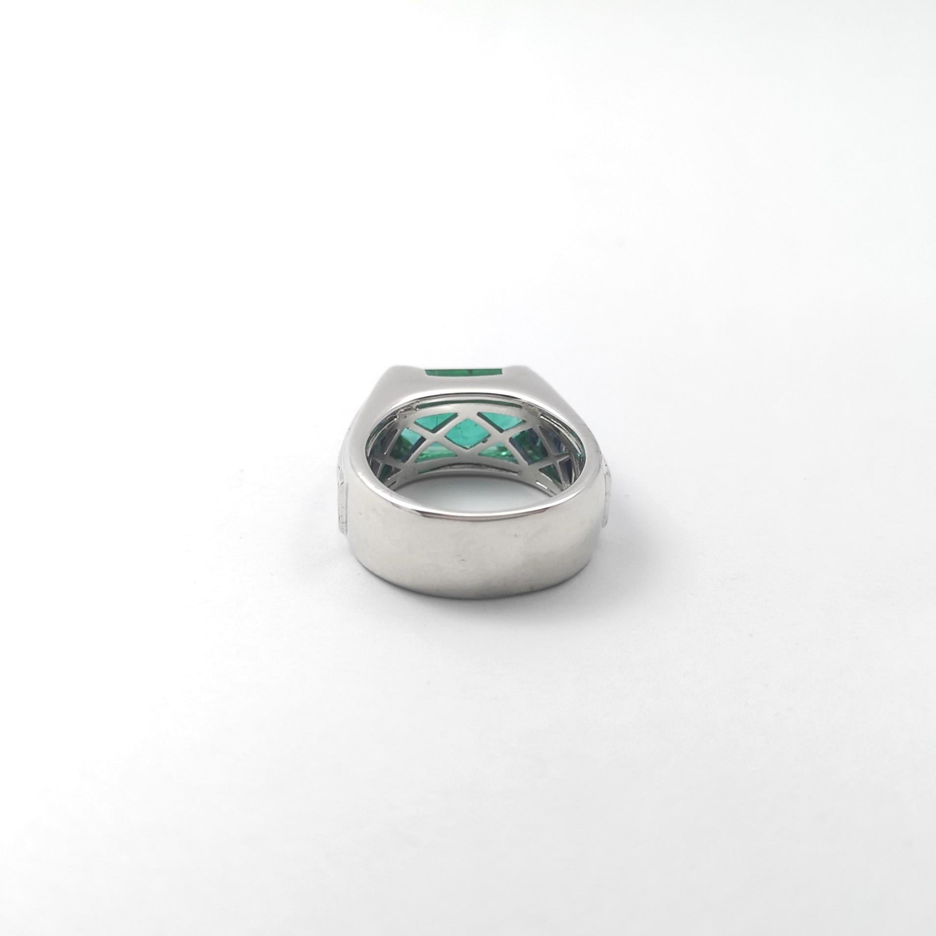 Anello con smeraldo dello Zambia e zaffiro blu con montatura in platino 950 in vendita 6
