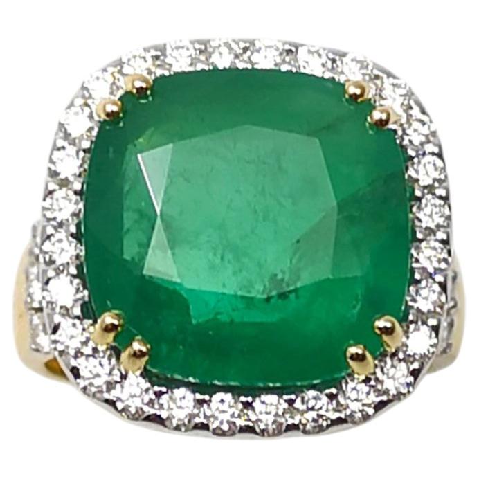 Bague en or 18 carats ornée d'une émeraude zambienne et de diamants