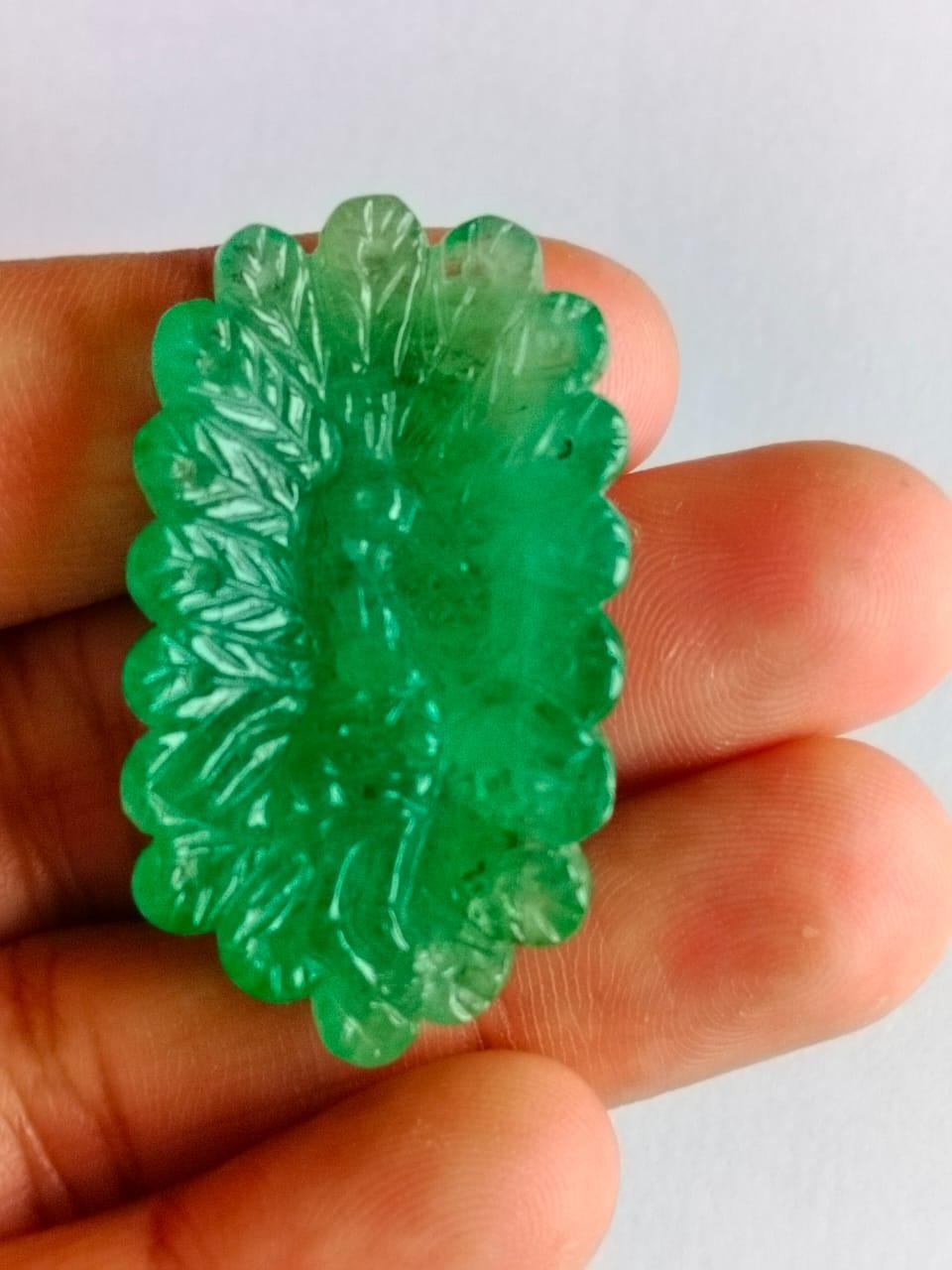 Uncut 59.41 Carat Zambian Natural Emerald Hand Carving Peacock Loose Gemstone For Sale