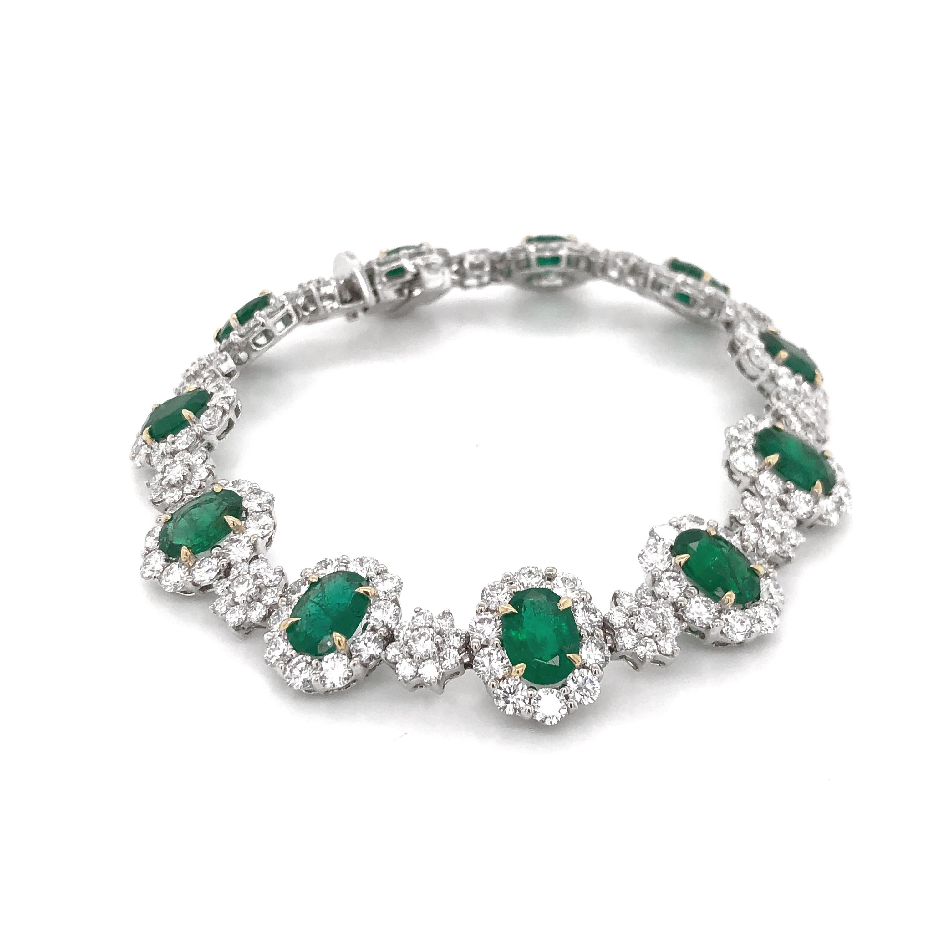 Art Deco Zambian Oval Cut Emeralds 11.82 Carat Diamonds Platinum Bracelet For Sale