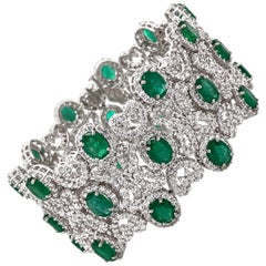 Zambian Oval Cut Emeralds 22.18 Carat Diamonds 20.16 18K White Gold Bracelet