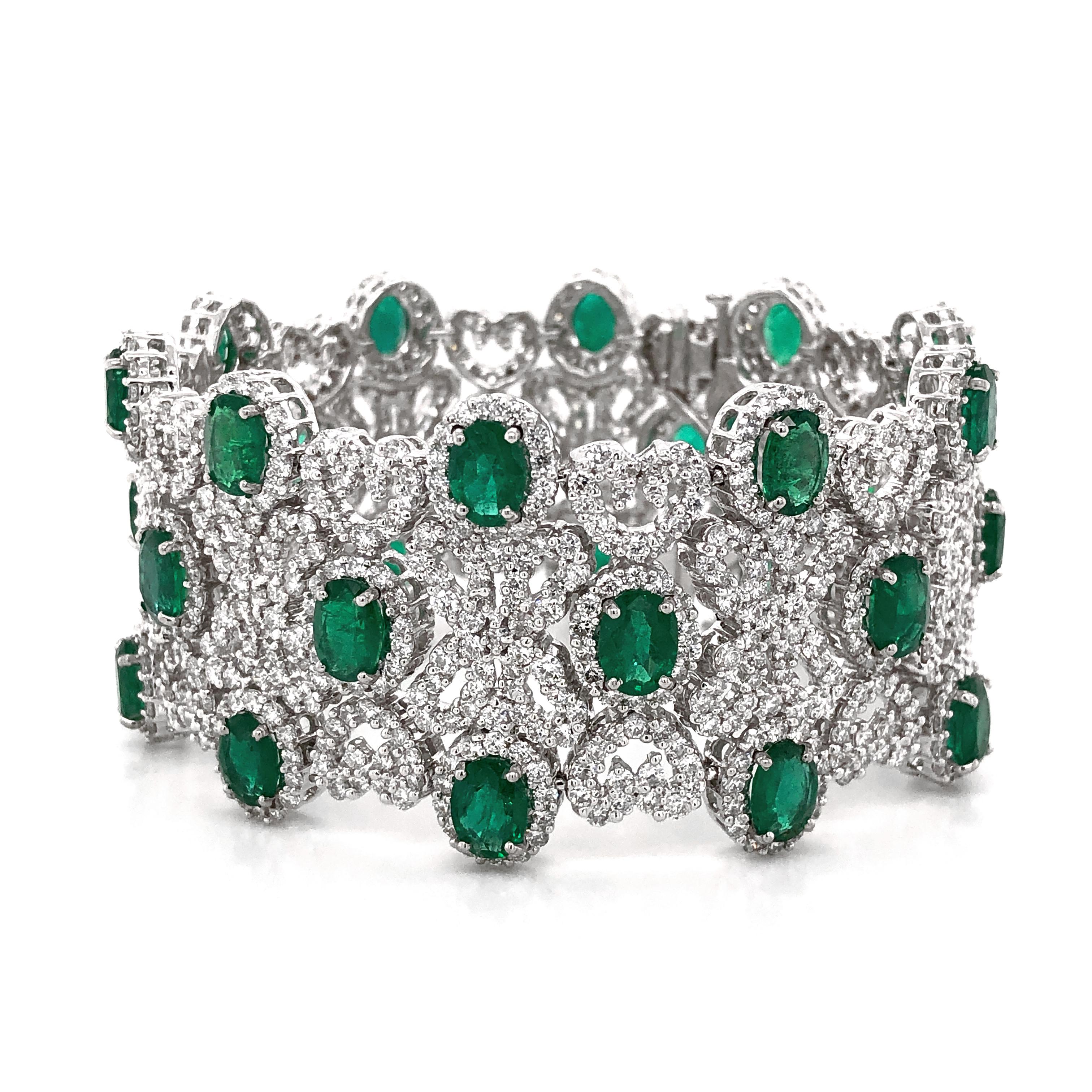 Contemporary Zambian Oval Cut Emeralds 22.18 Carat Diamonds 20.16 18 Karat Bracelet