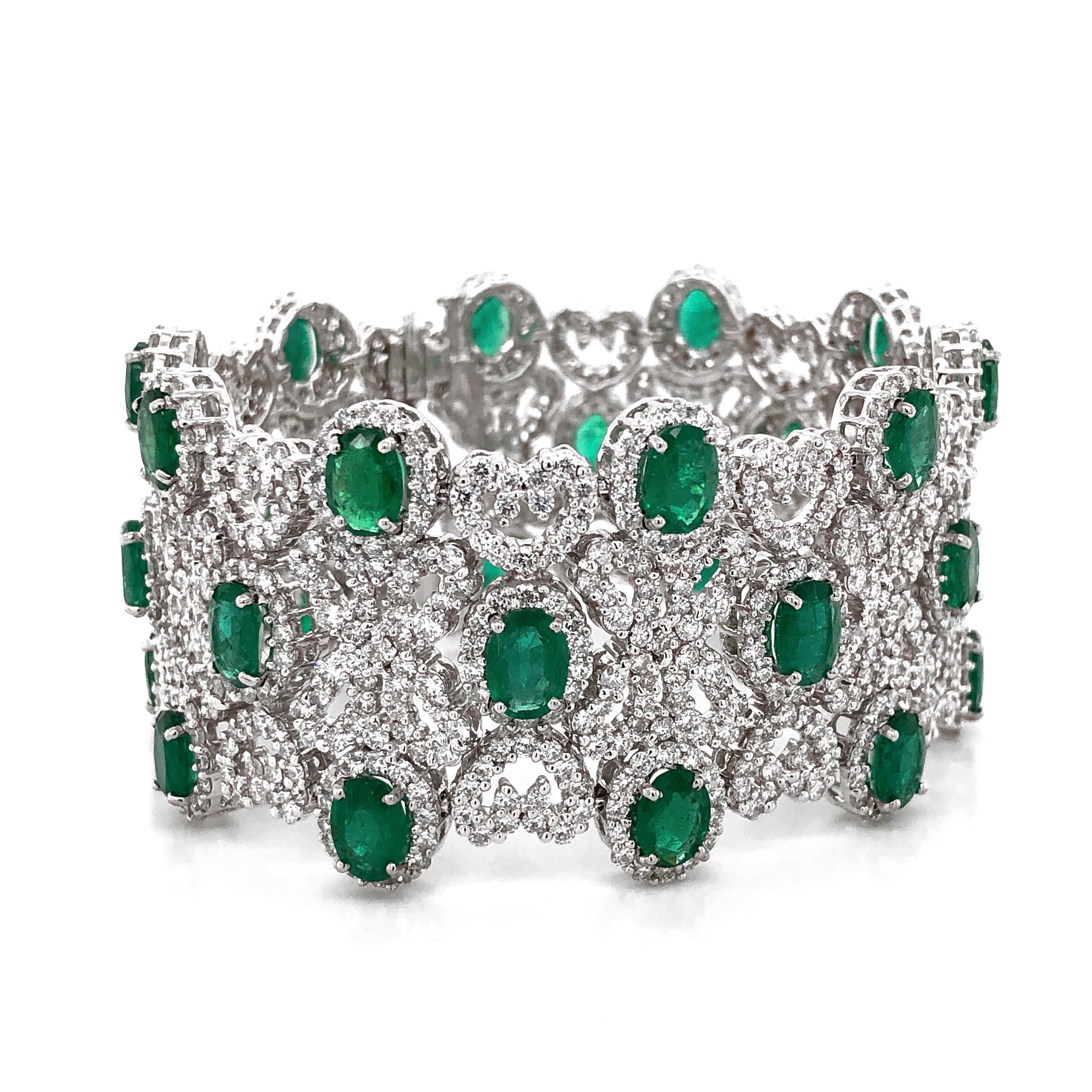 Round Cut Zambian Oval Cut Emeralds 22.18 Carat Diamonds 20.16 18 Karat Bracelet