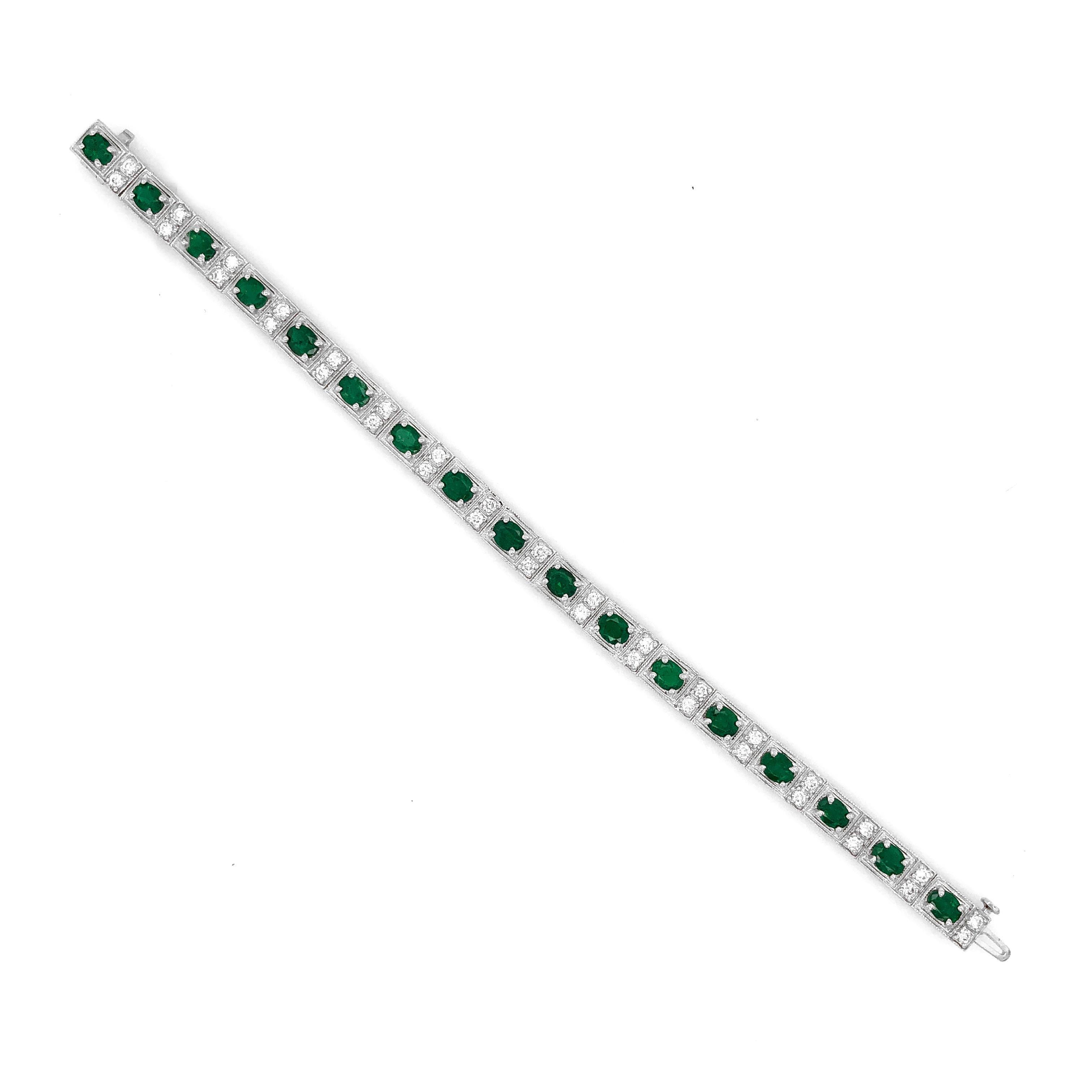 Contemporary Zambian Oval Cut Emeralds 6.38 Carat Diamond Platinum Bracelet For Sale