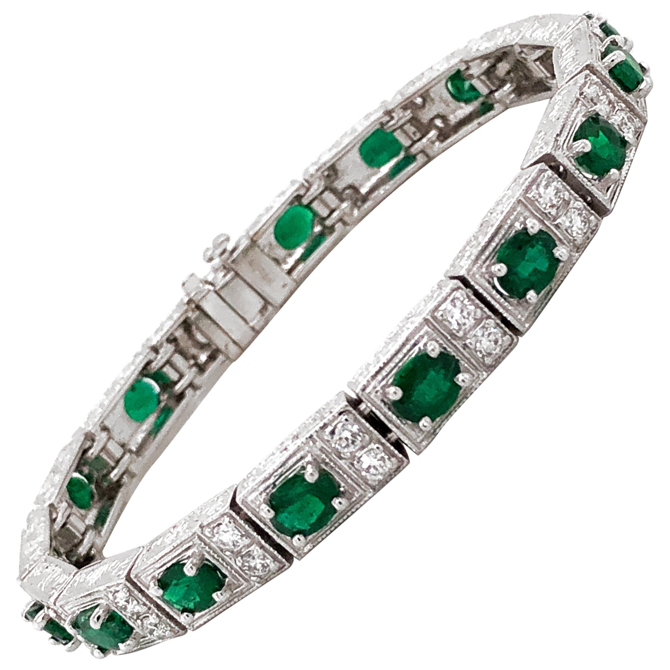 Zambian Oval Cut Emeralds 6.38 Carat Diamond Platinum Bracelet For Sale