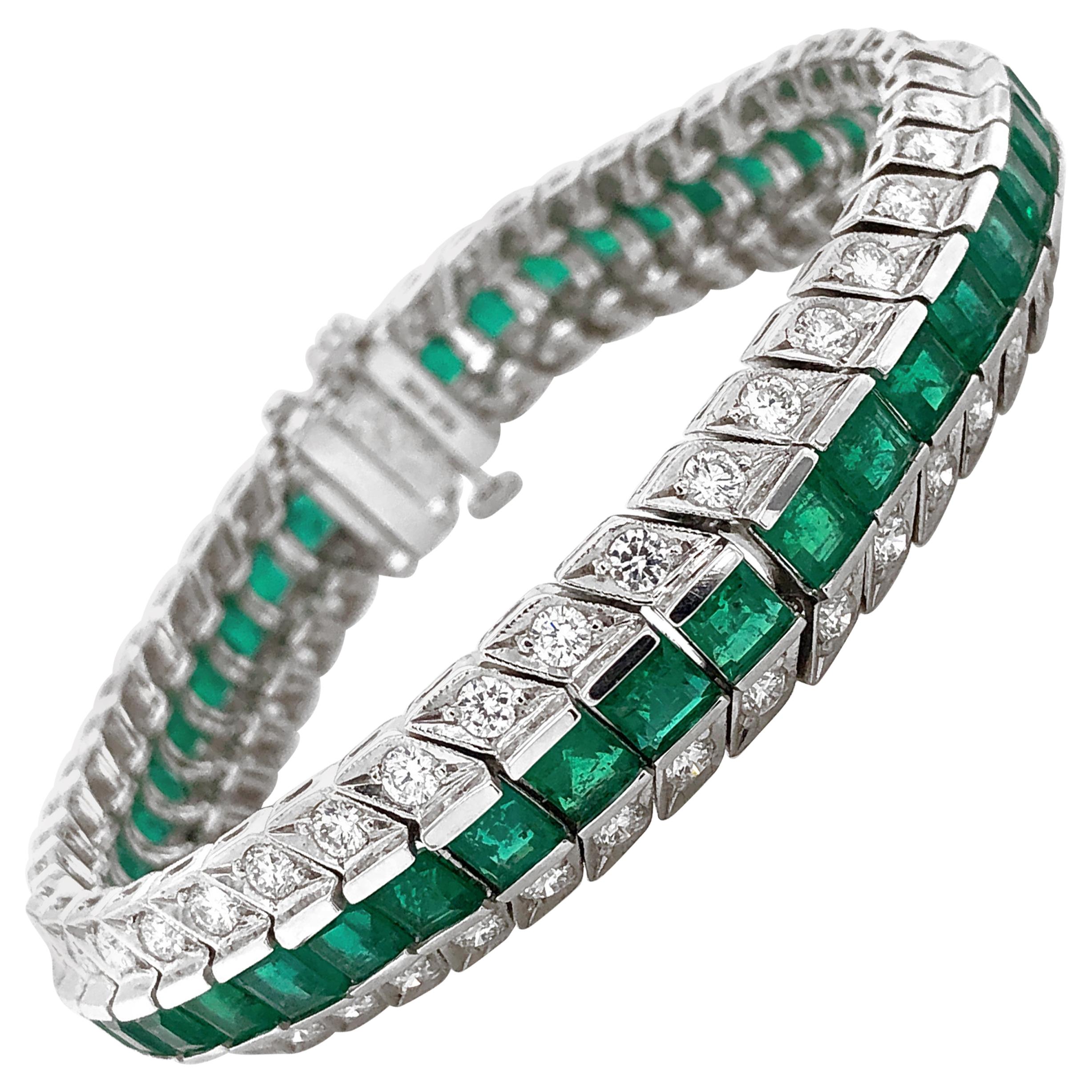 Zambian Square Cut Emeralds 14.28 Carat Diamond Platinum Link Bracelet For Sale