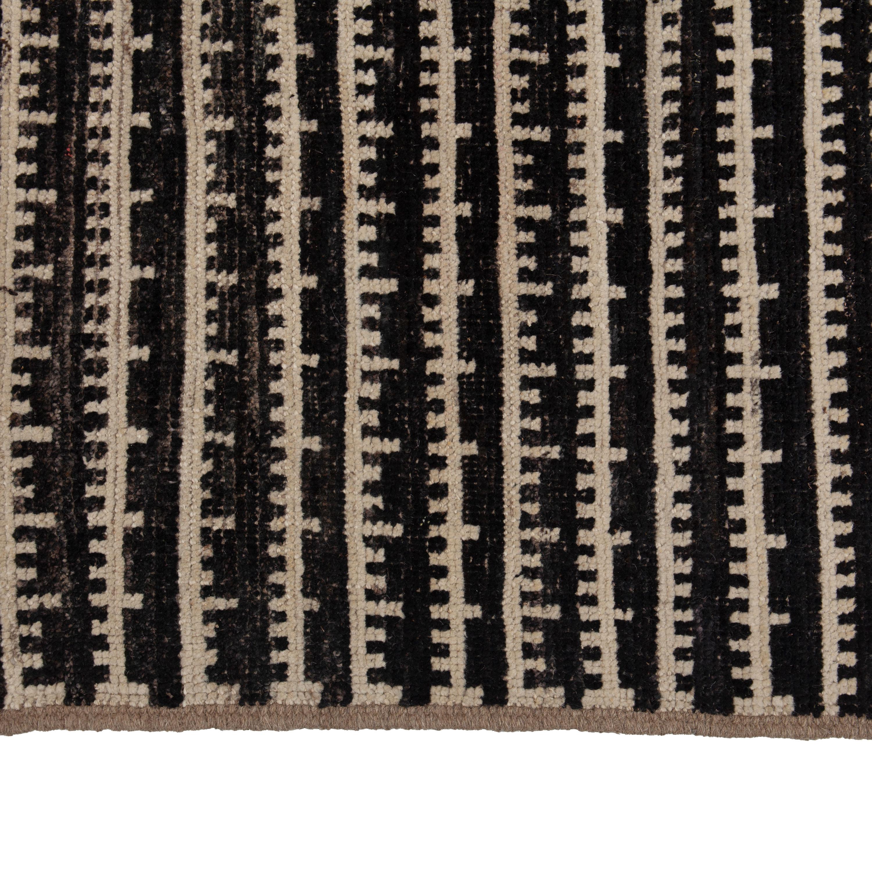Mid-Century Modern abc carpet Zameen Black and Beige Geometric Wool Rug - 11'8