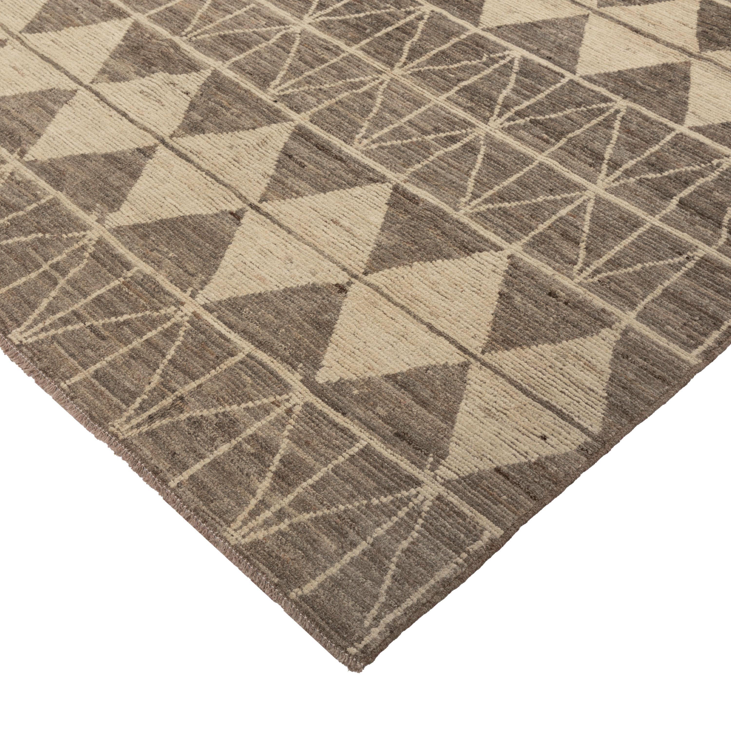 Mid-Century Modern abc carpet Zameen Grey and Cream Geometric Wool Rug - 6'2