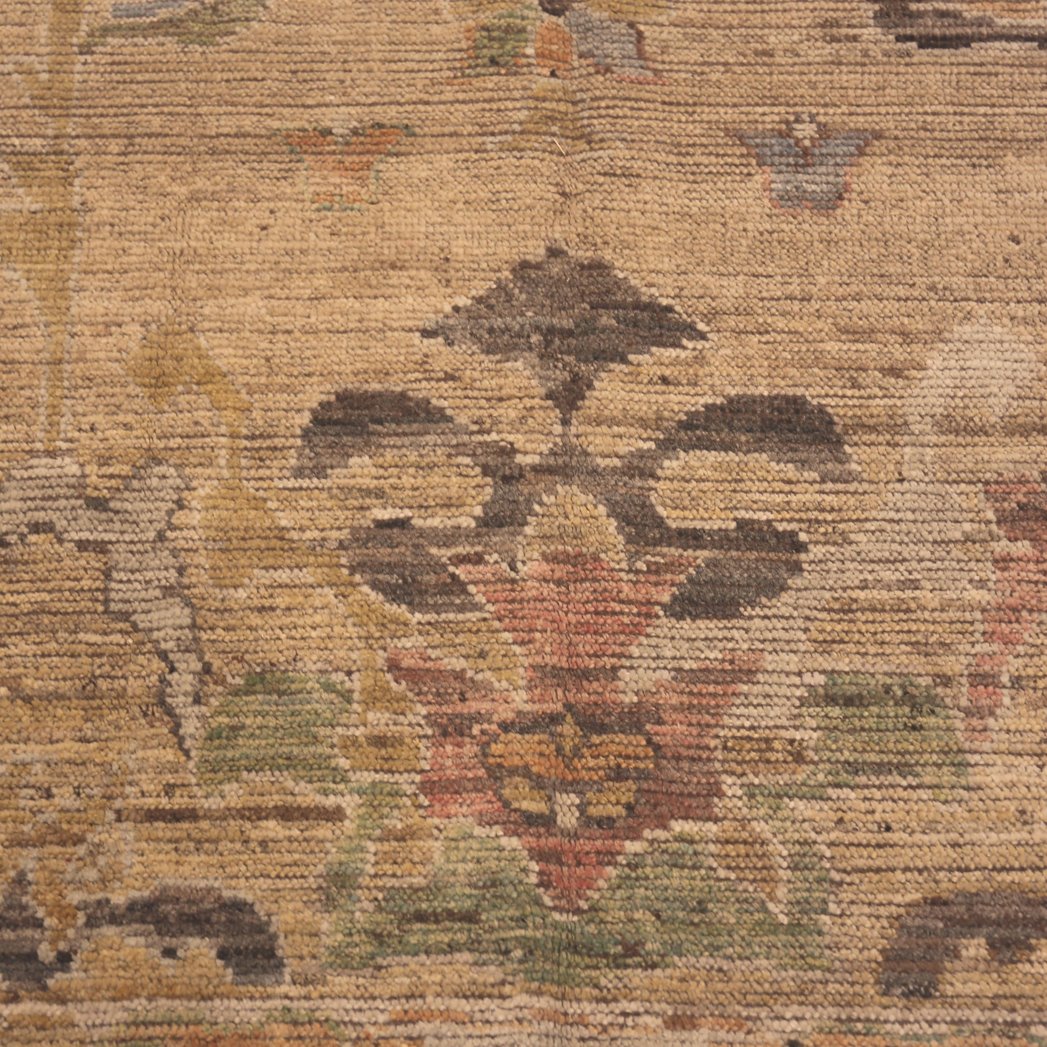 La maîtrise de l'artisanat et la qualité antique font de ce tapis Zameen Mid Century Modern 8'4